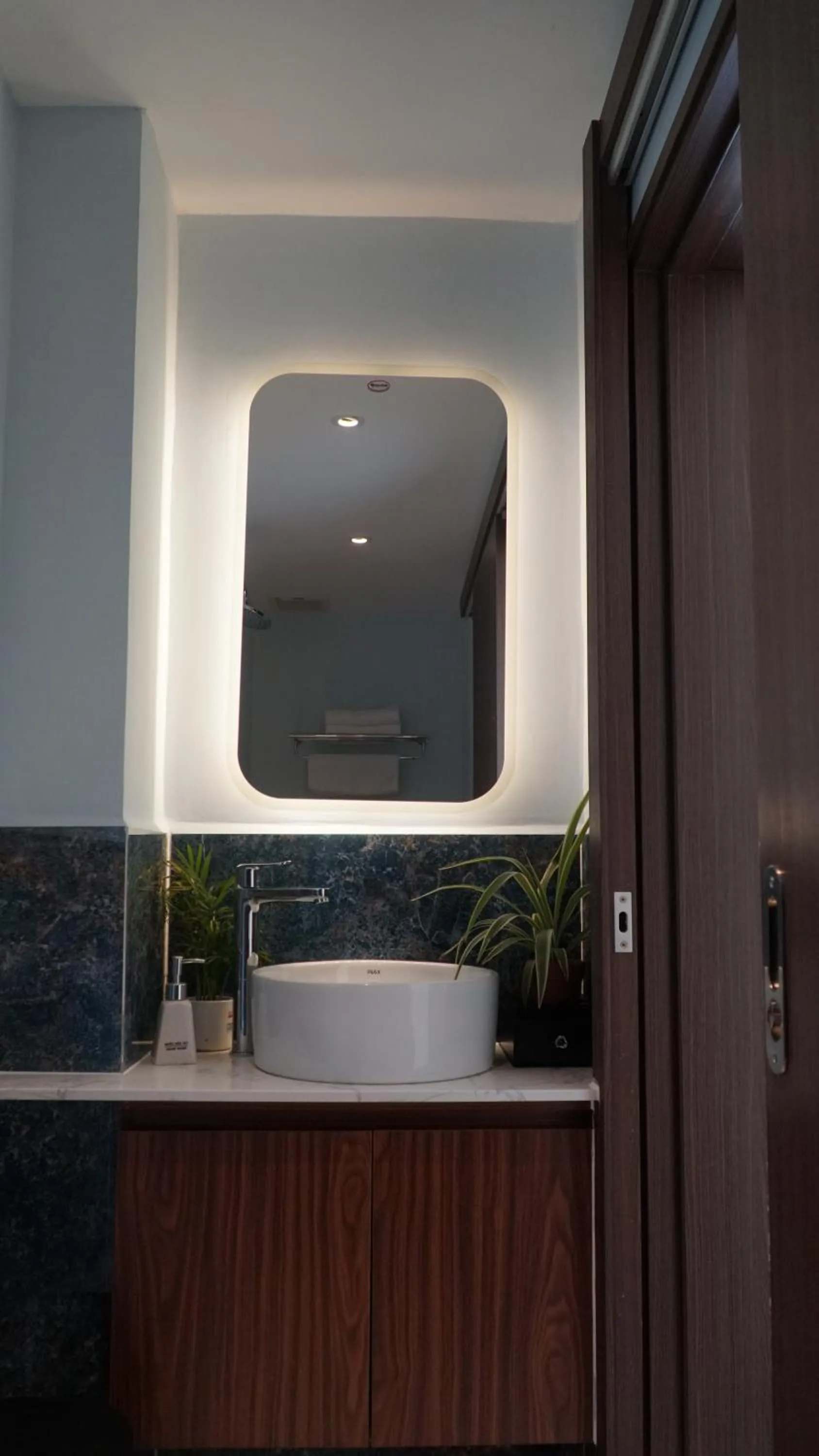 Shower in Bros Hotel