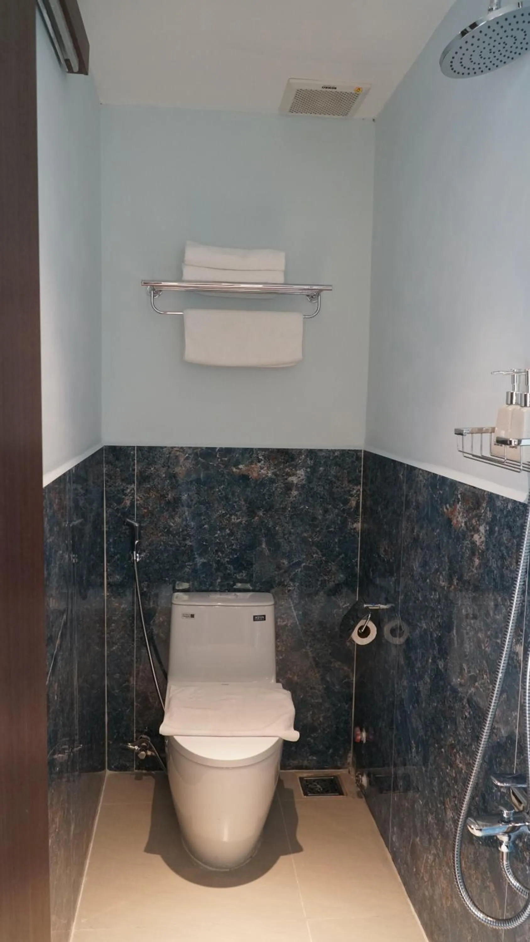 Shower in Bros Hotel