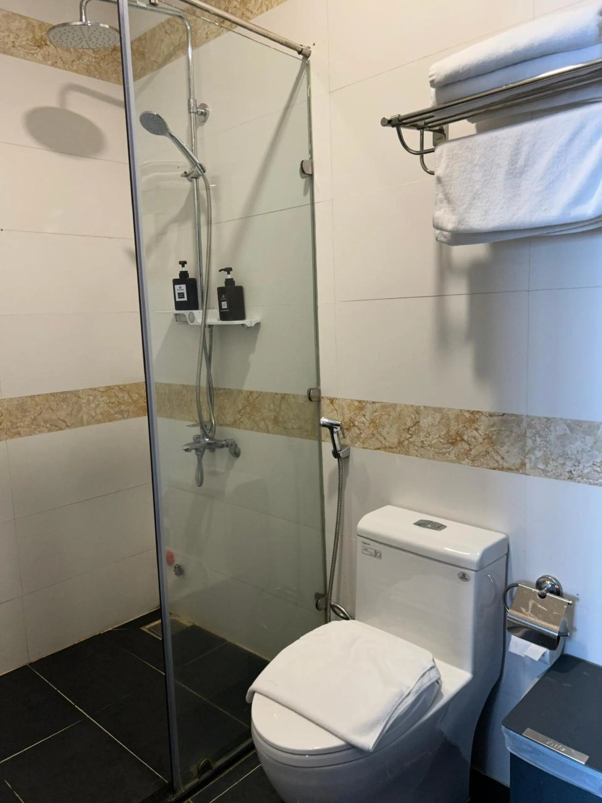 Shower in Bros Hotel