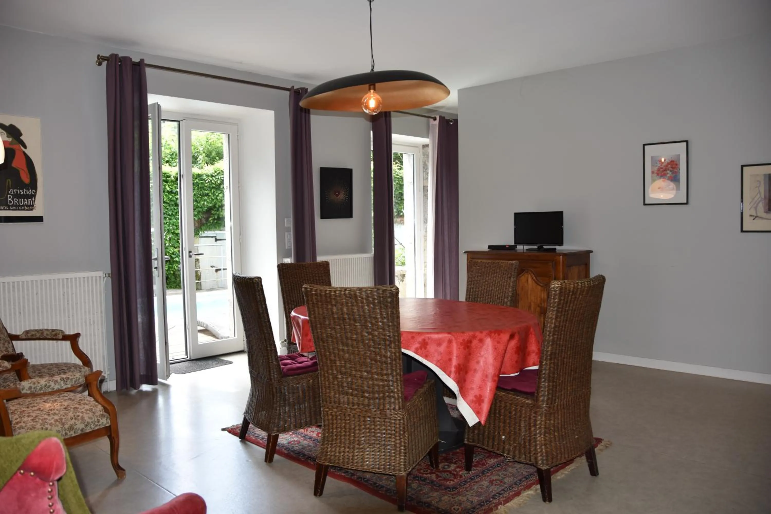 TV and multimedia in La Maison de Lise
