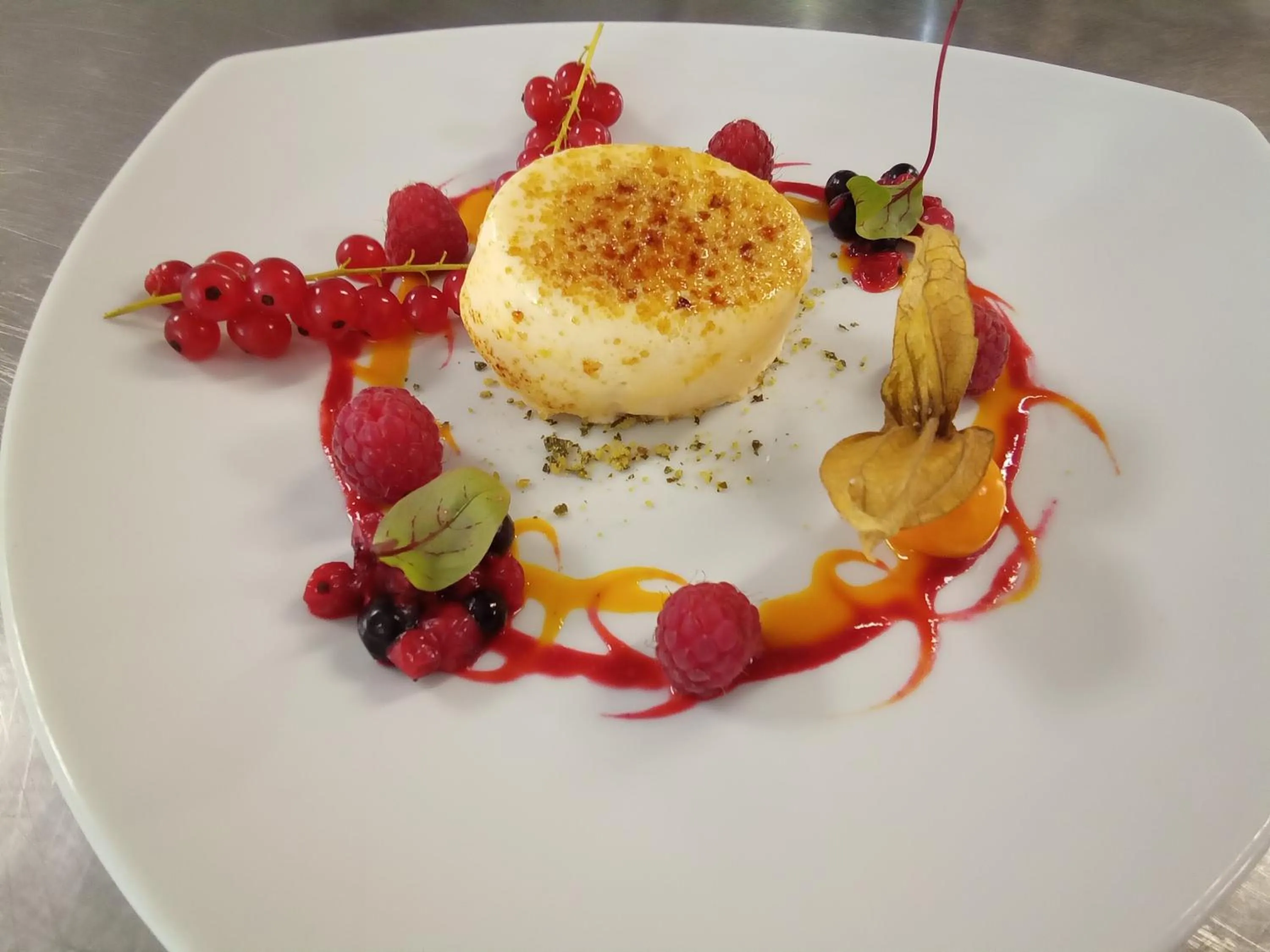 Restaurant/places to eat in Hotel Anna