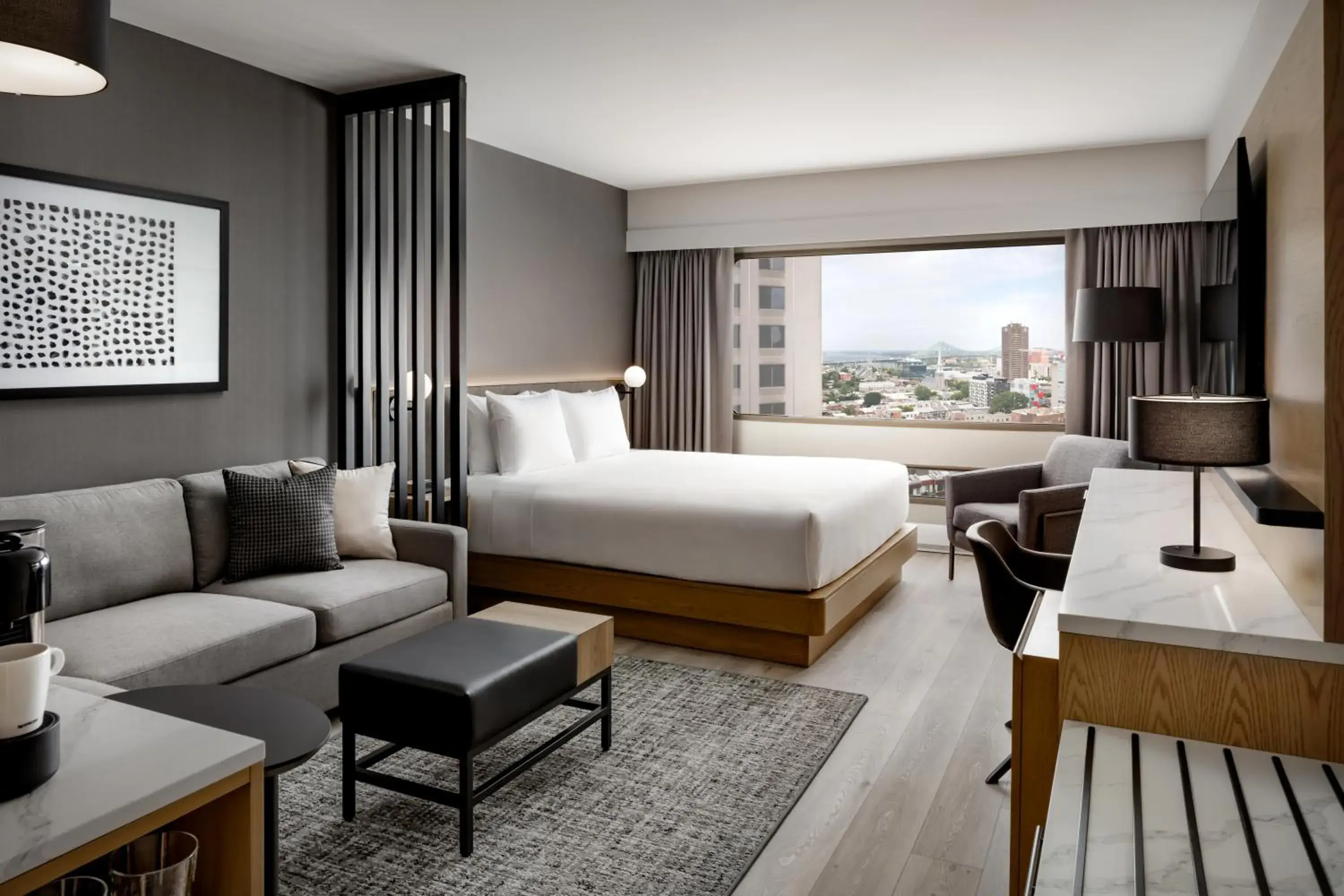 Bedroom, Bed in Hyatt Place Montreal - Downtown Bedroom, Bed in Hyatt Place Montreal - Downtown