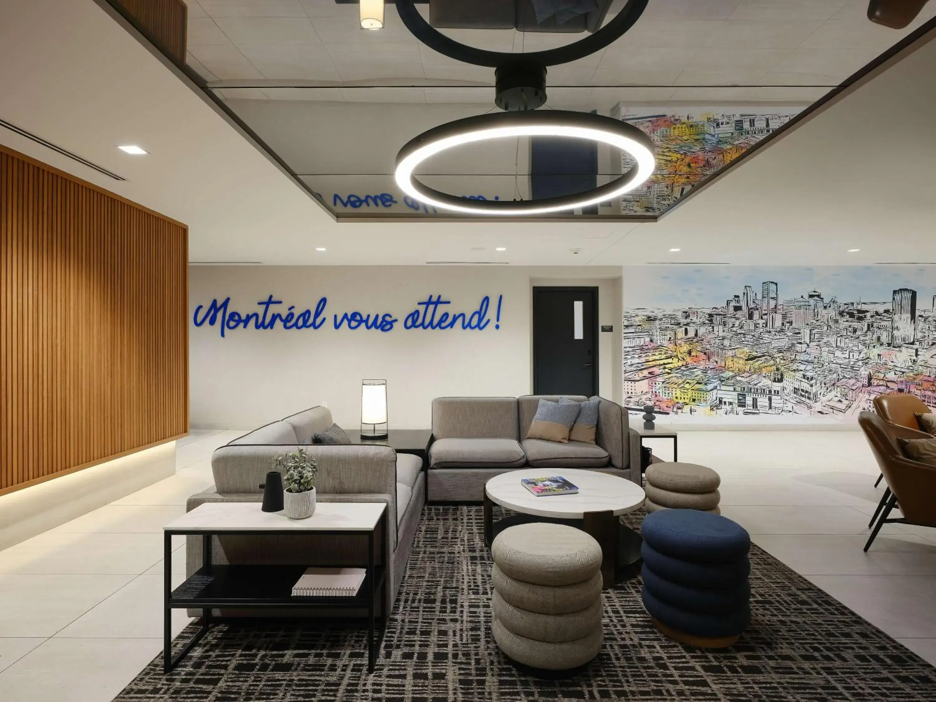 Lobby or reception in Hyatt Place Montreal - Downtown Lobby or reception in Hyatt Place Montreal - Downtown