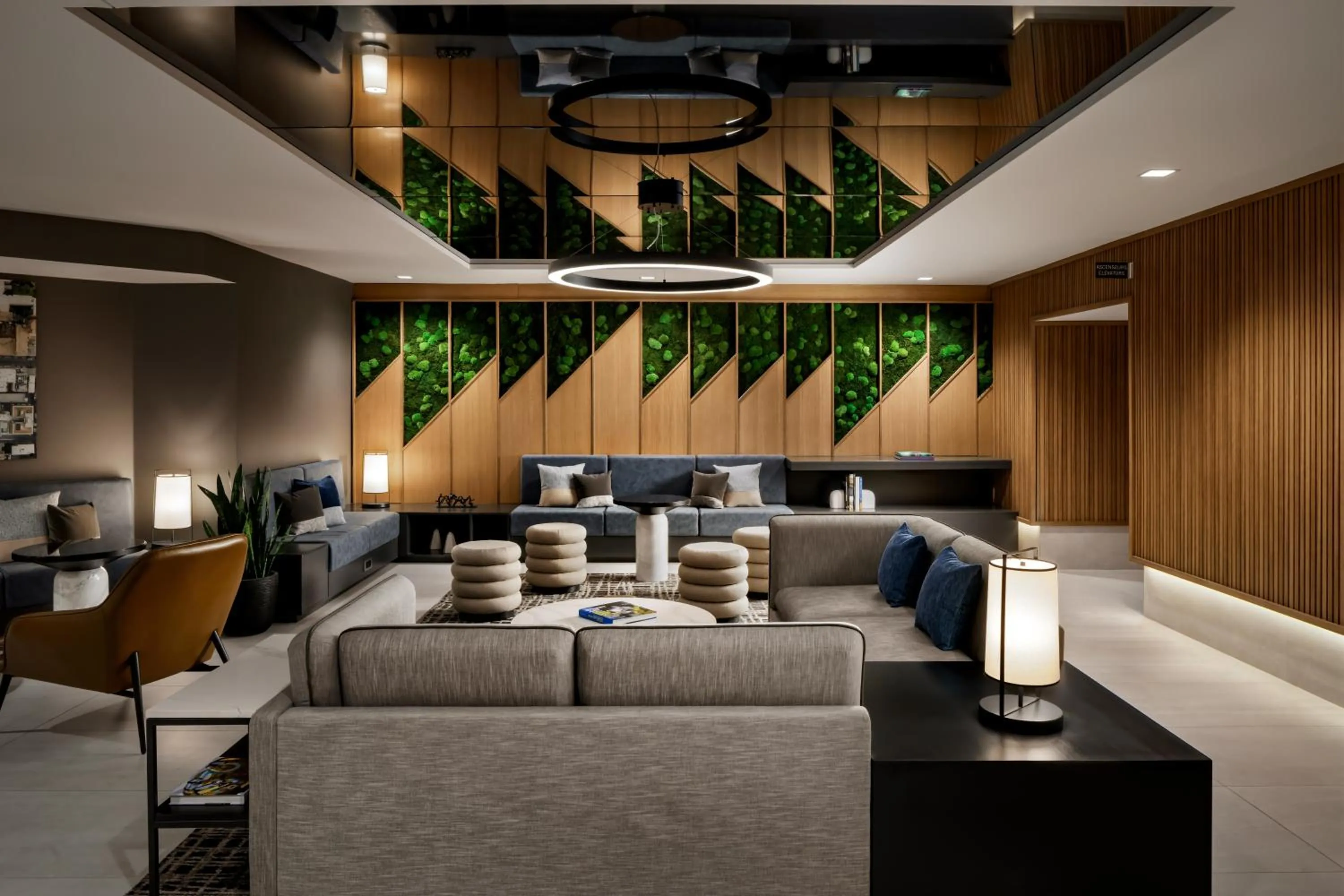 Lobby or reception in Hyatt Place Montreal - Downtown