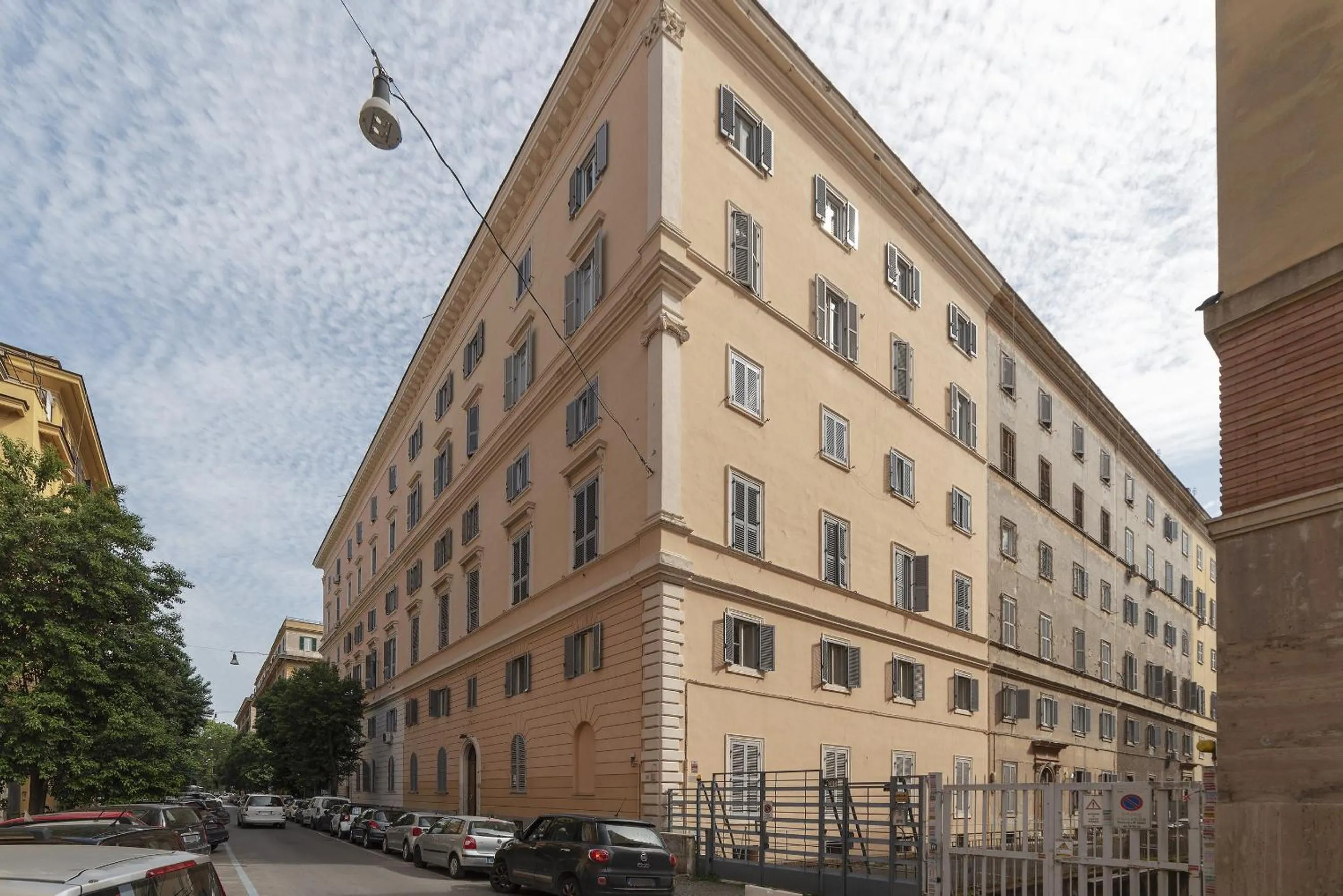 GuestHost - Rione Prati Elegant Apartment with Balcony