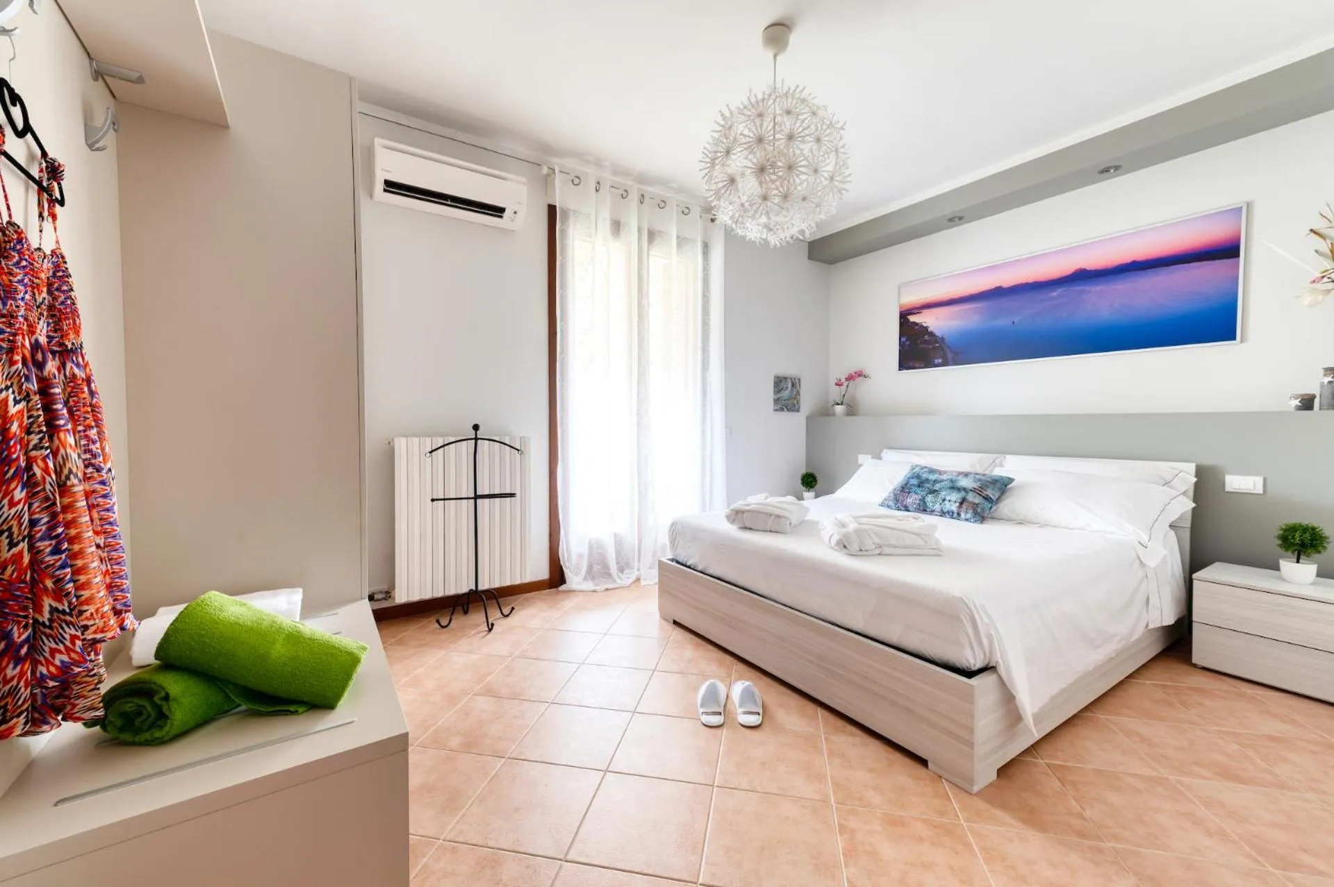 Bed in Wolf House - Sirmione Holiday