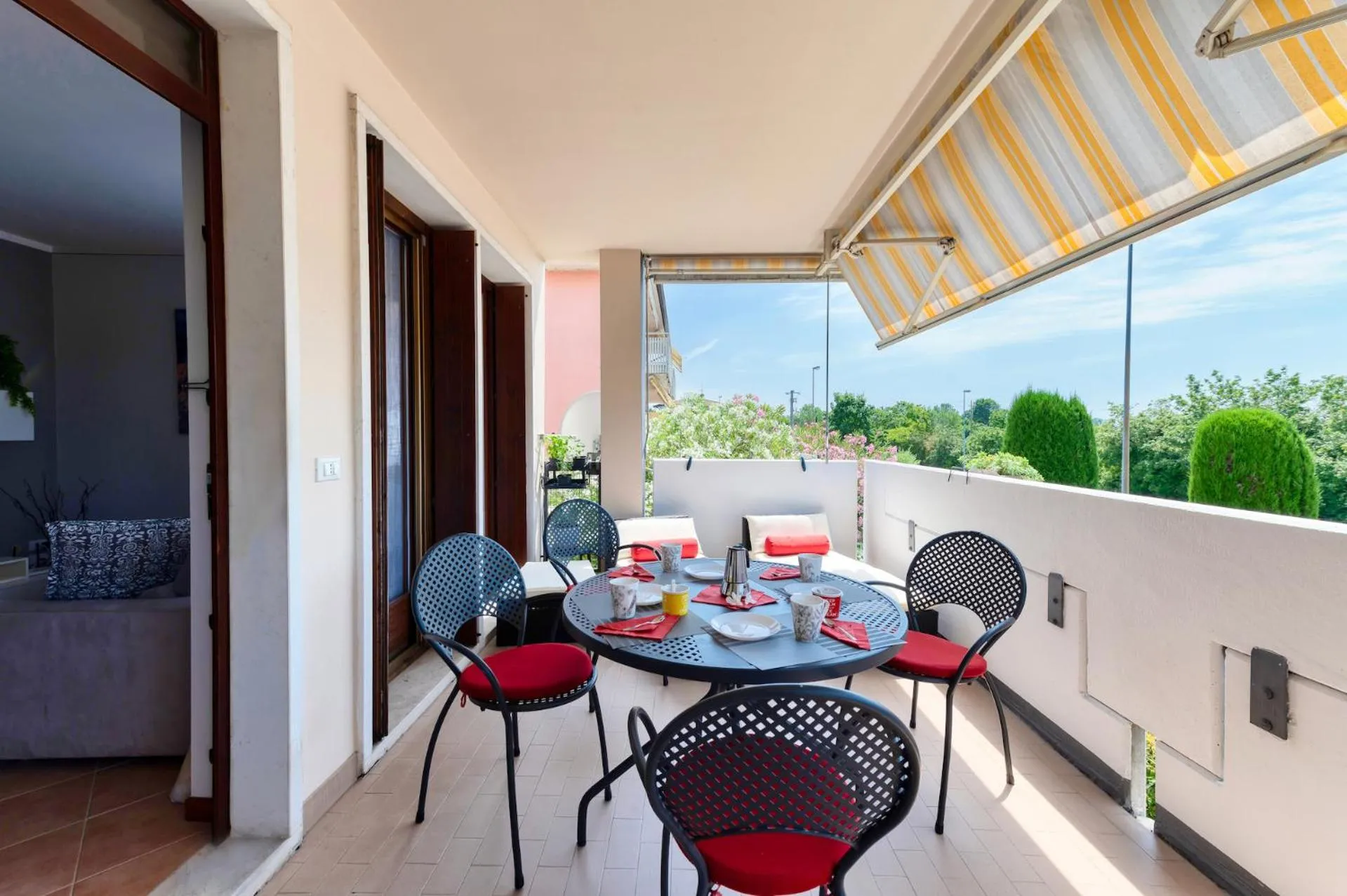 Patio in Wolf House - Sirmione Holiday