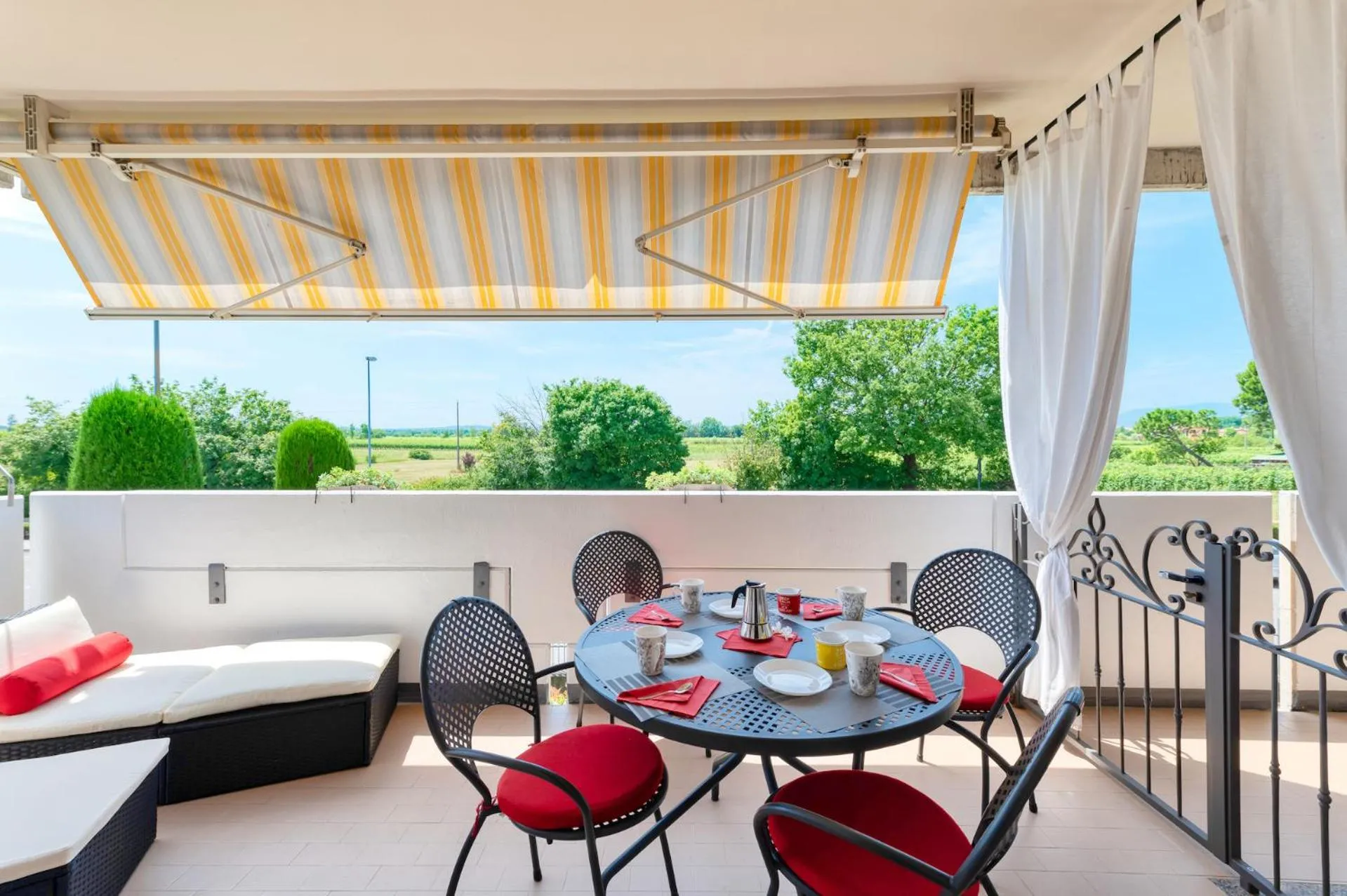 Property building in Wolf House - Sirmione Holiday