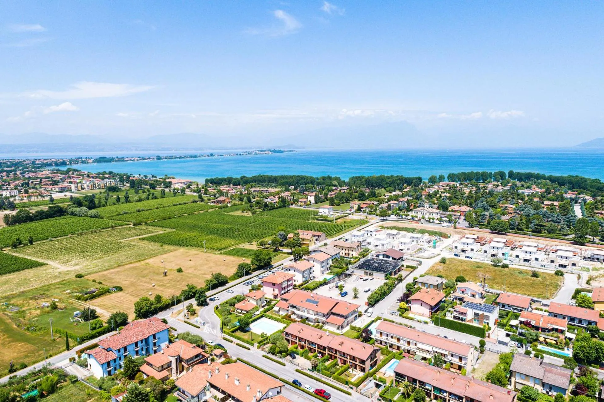 Nearby landmark in Wolf House - Sirmione Holiday