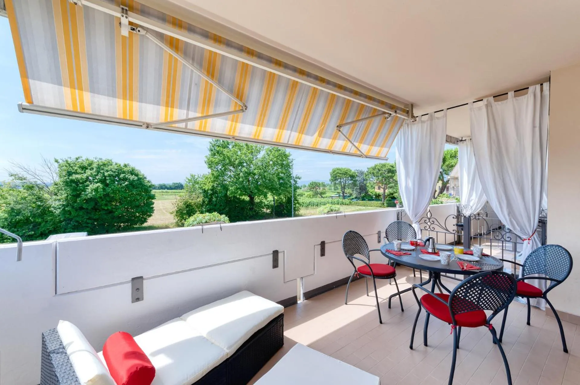 Property building in Wolf House - Sirmione Holiday