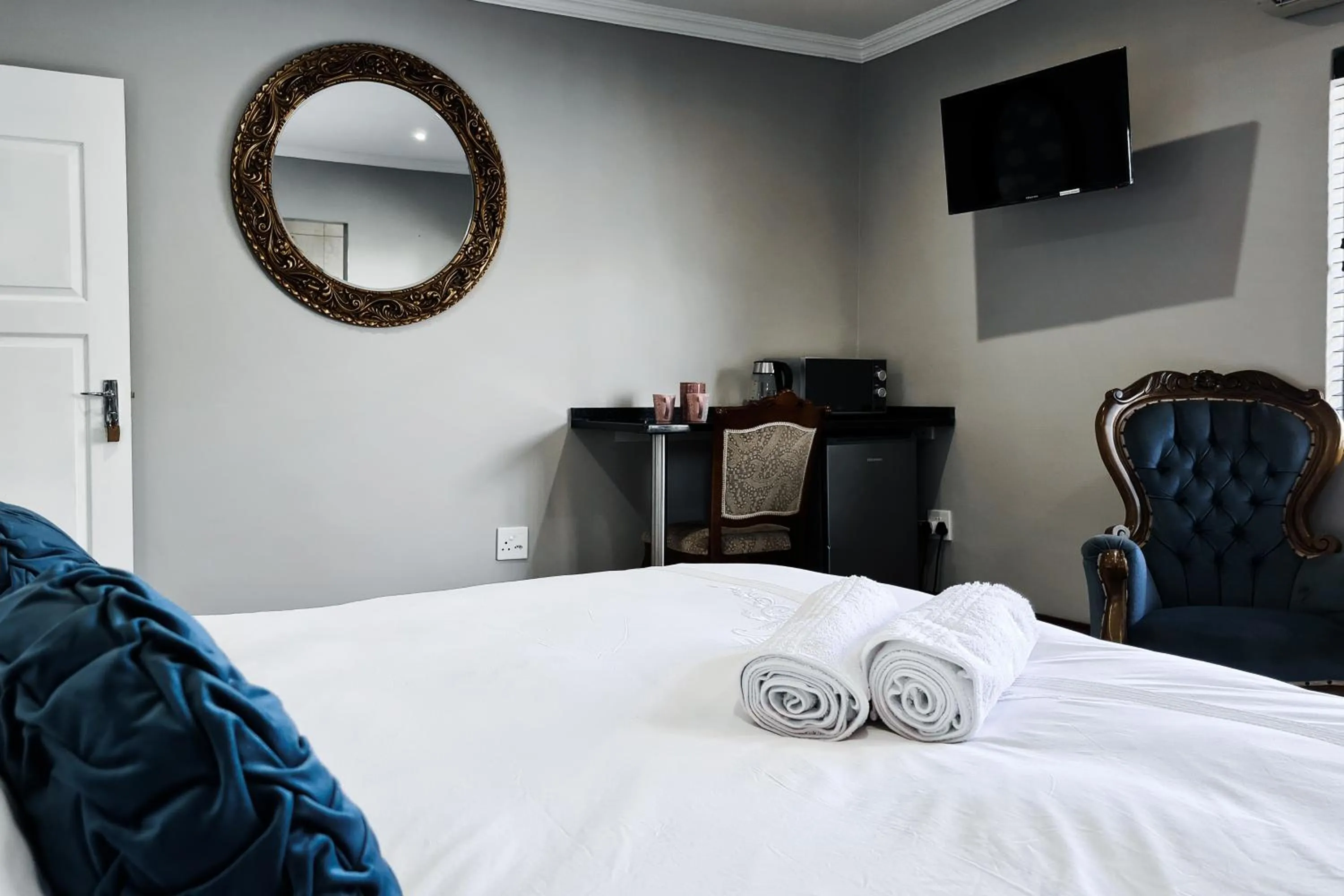 TV and multimedia, Bed in Pinehaven Bed and Breakfast