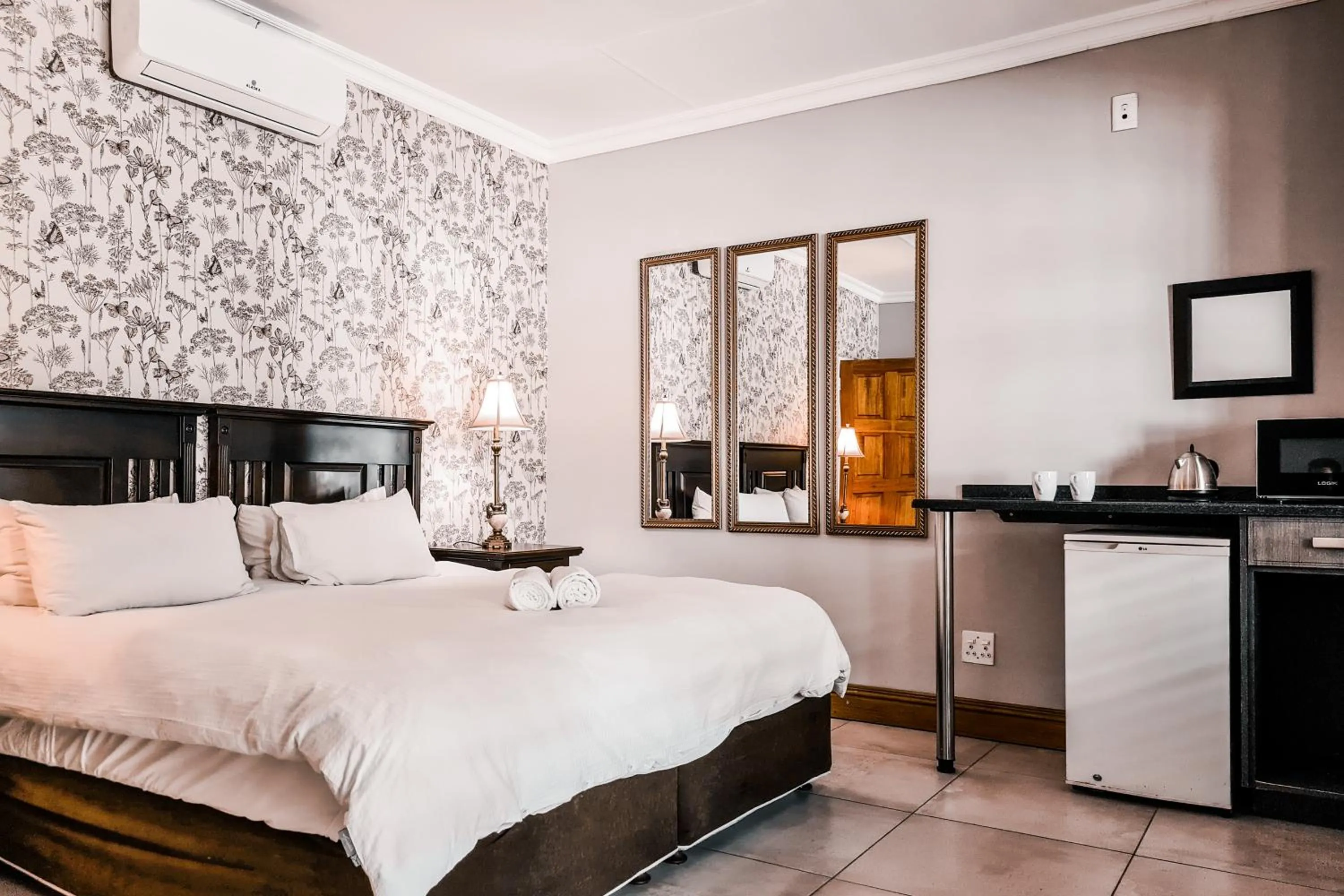 Bed in Pinehaven Bed and Breakfast