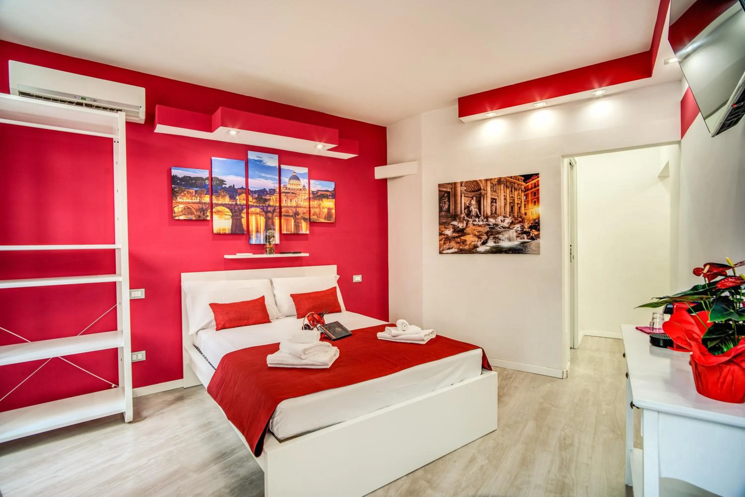 Bed in ROYAL VATICAN SUITES