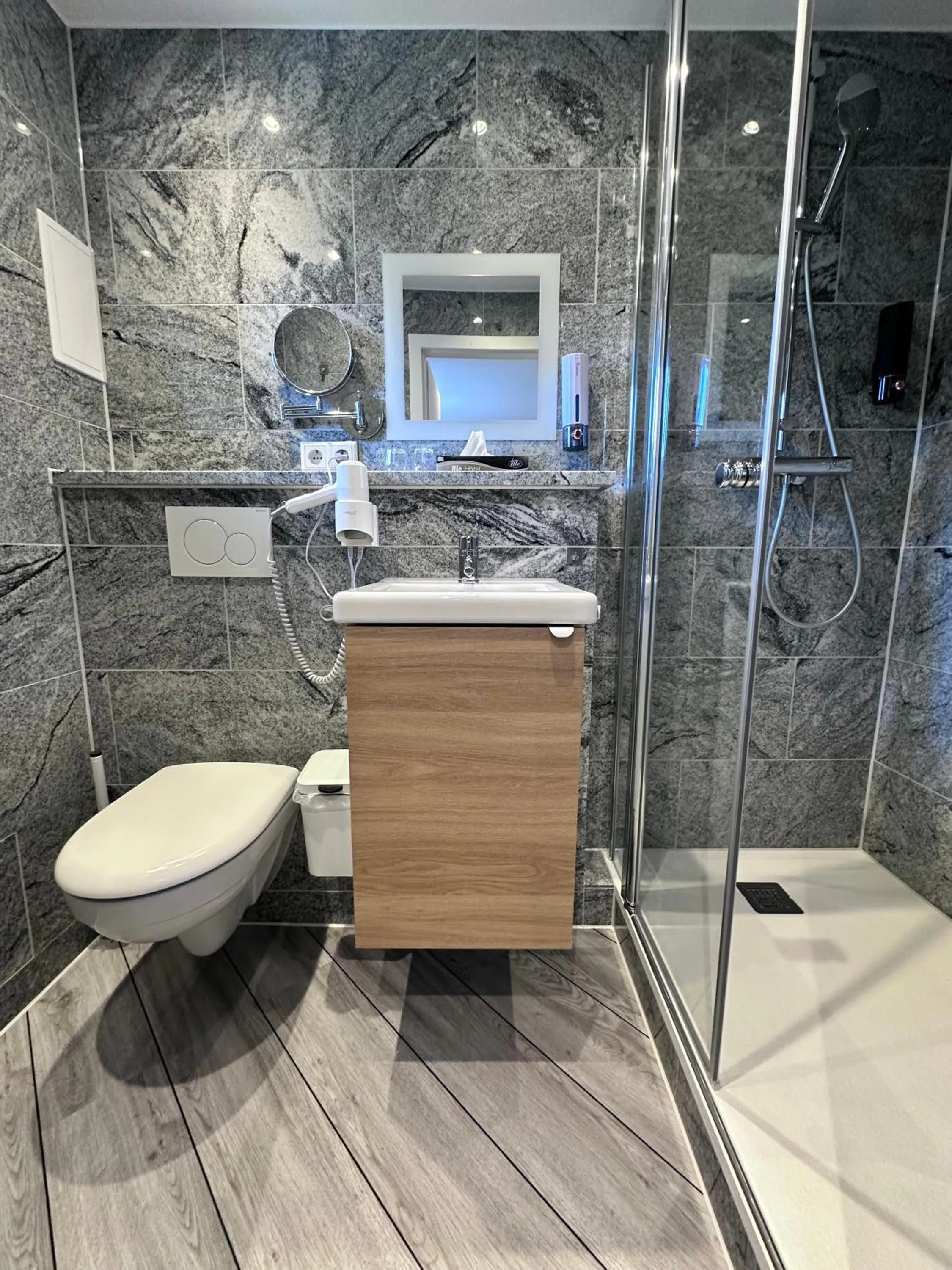 Shower in Mertinkus Nordseehotel