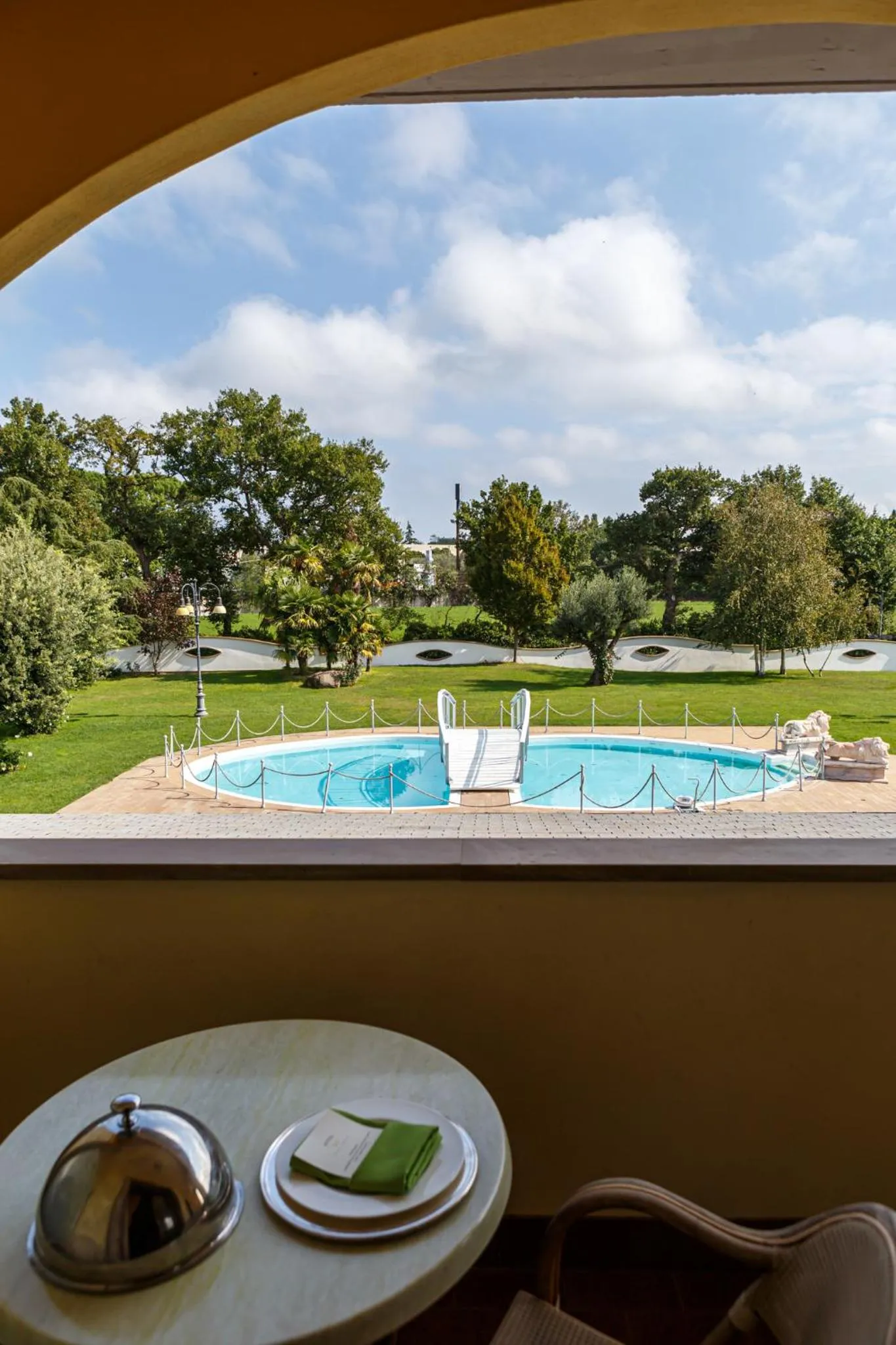 Swimming pool in Hotel Villa Sofia