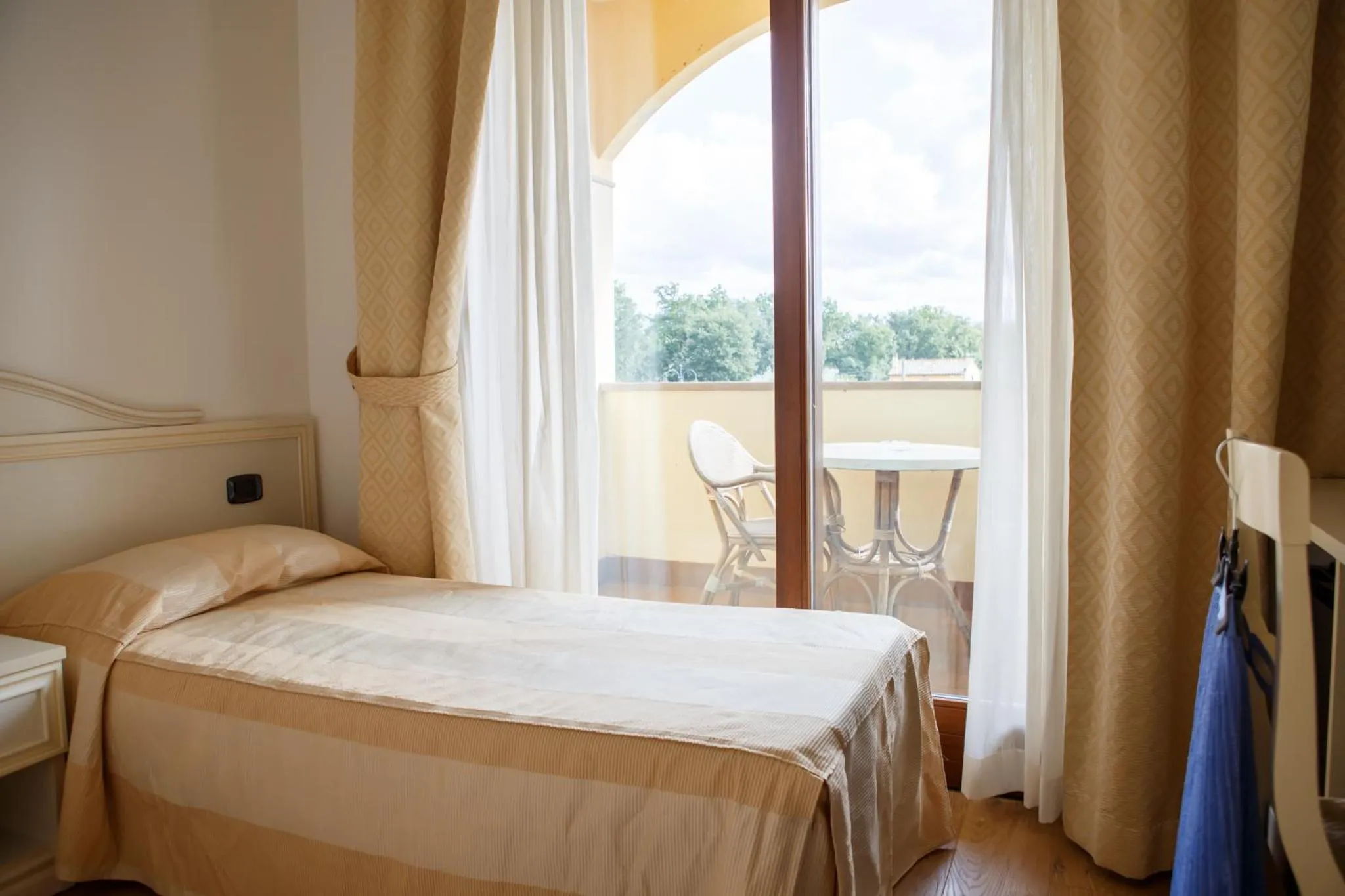 Photo of the whole room, Bed in Hotel Villa Sofia