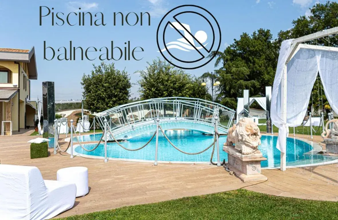 Swimming pool in Hotel Villa Sofia Swimming pool in Hotel Villa Sofia