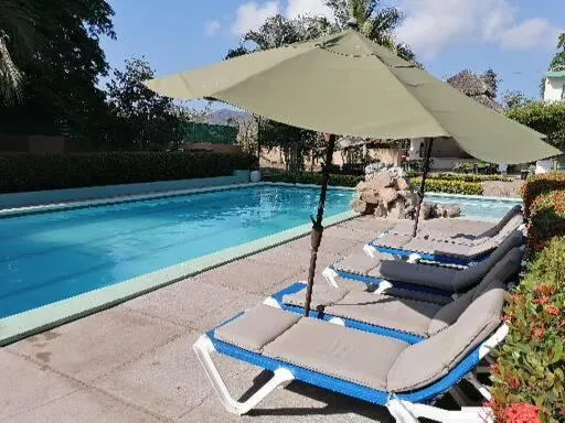 Swimming pool in Hotel Parotas Manzanillo