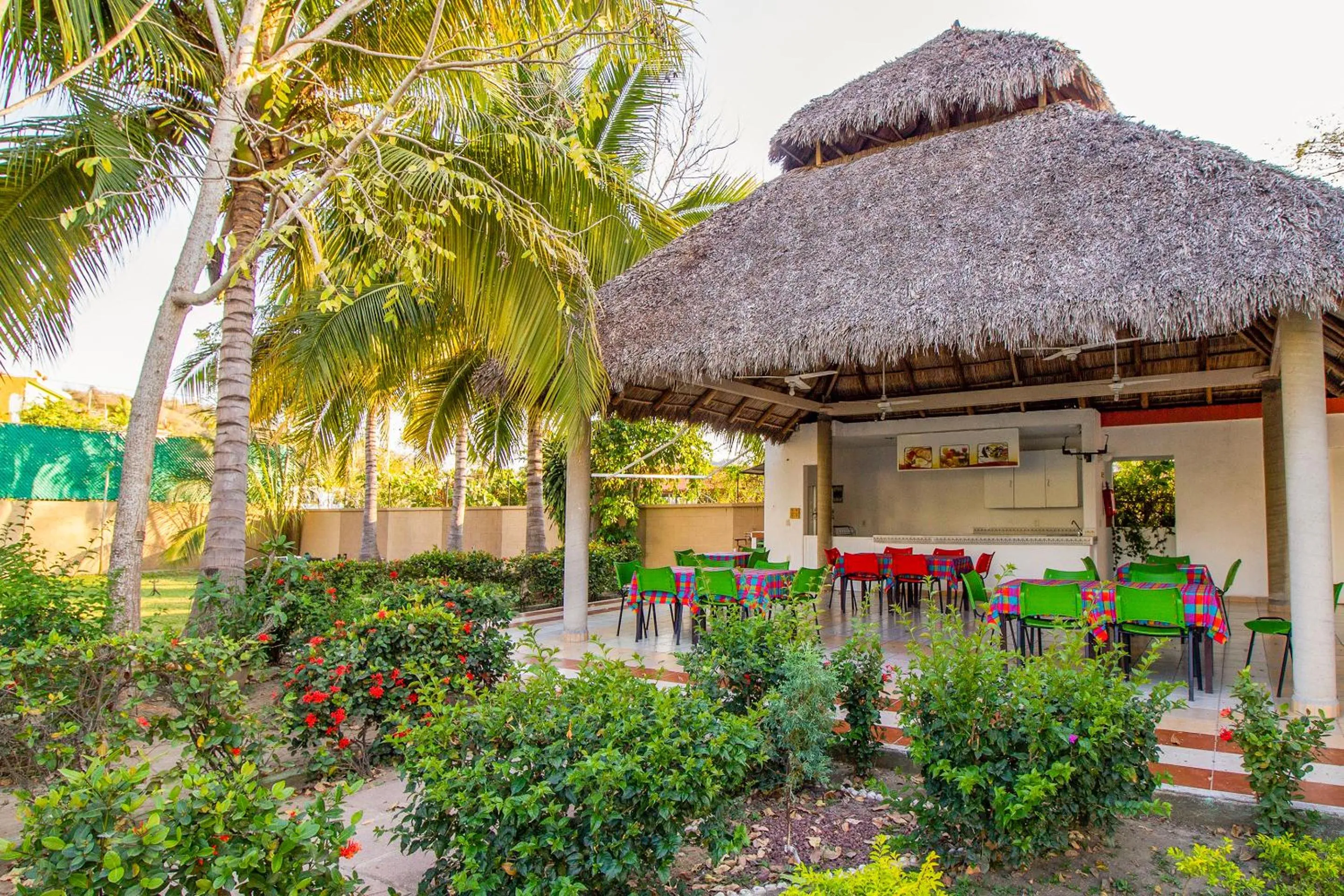 Restaurant/places to eat in Hotel Parotas Manzanillo