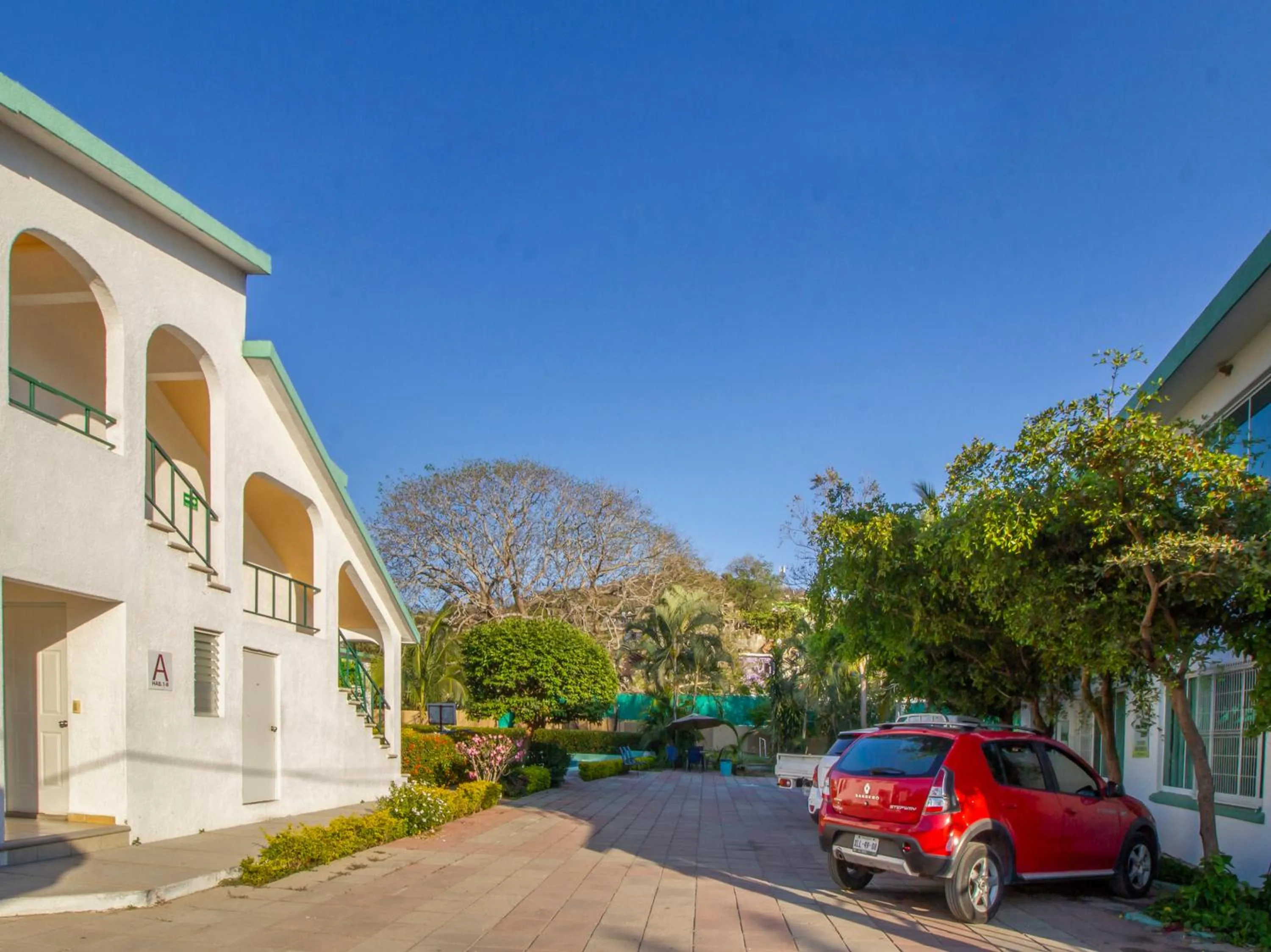 Facade/entrance in Hotel Parotas Manzanillo