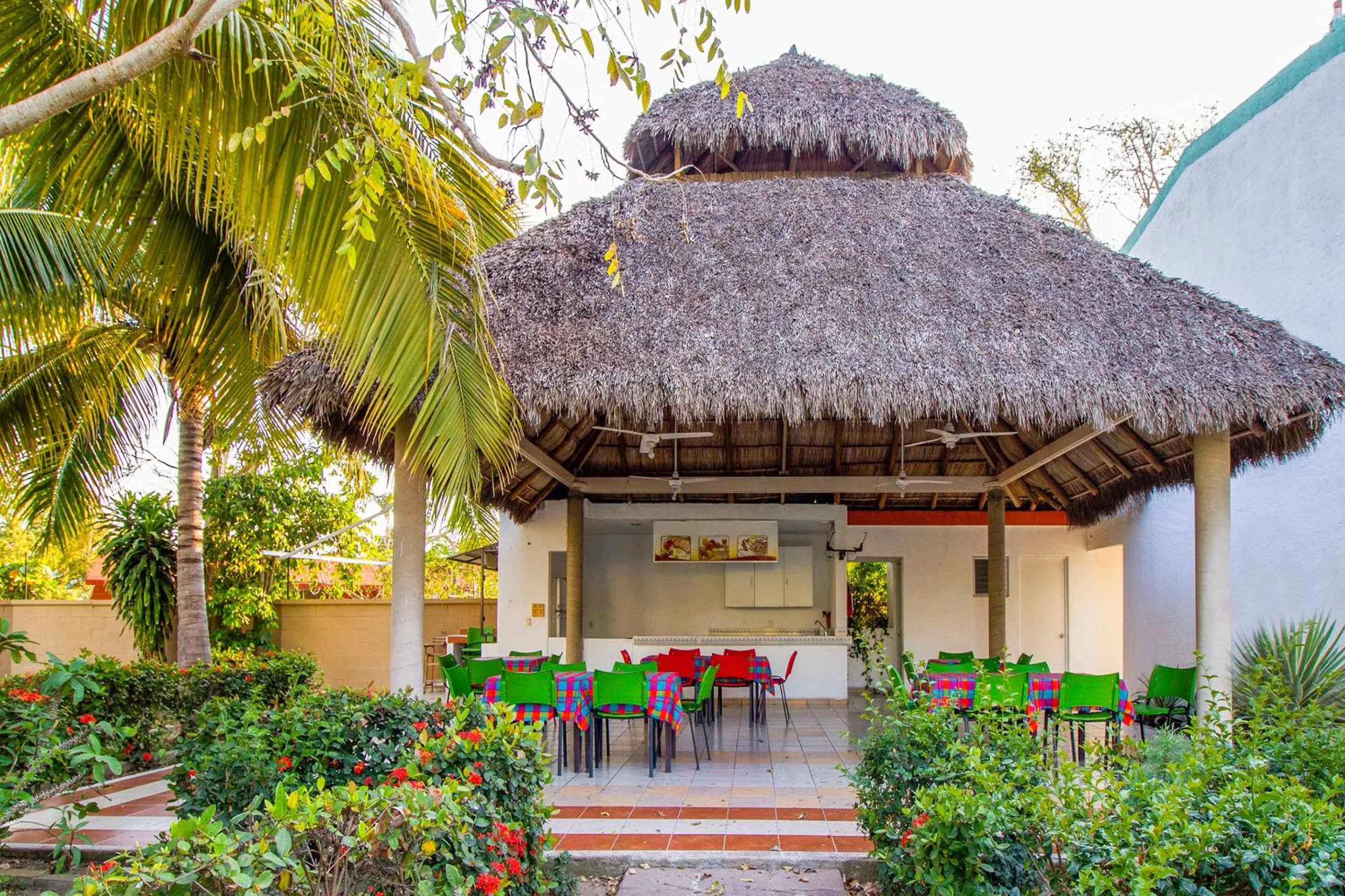 Restaurant/places to eat in Hotel Parotas Manzanillo