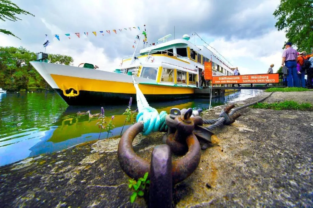 Nearby landmark in Hotel Müller Café & Wein - Mondholzhotel