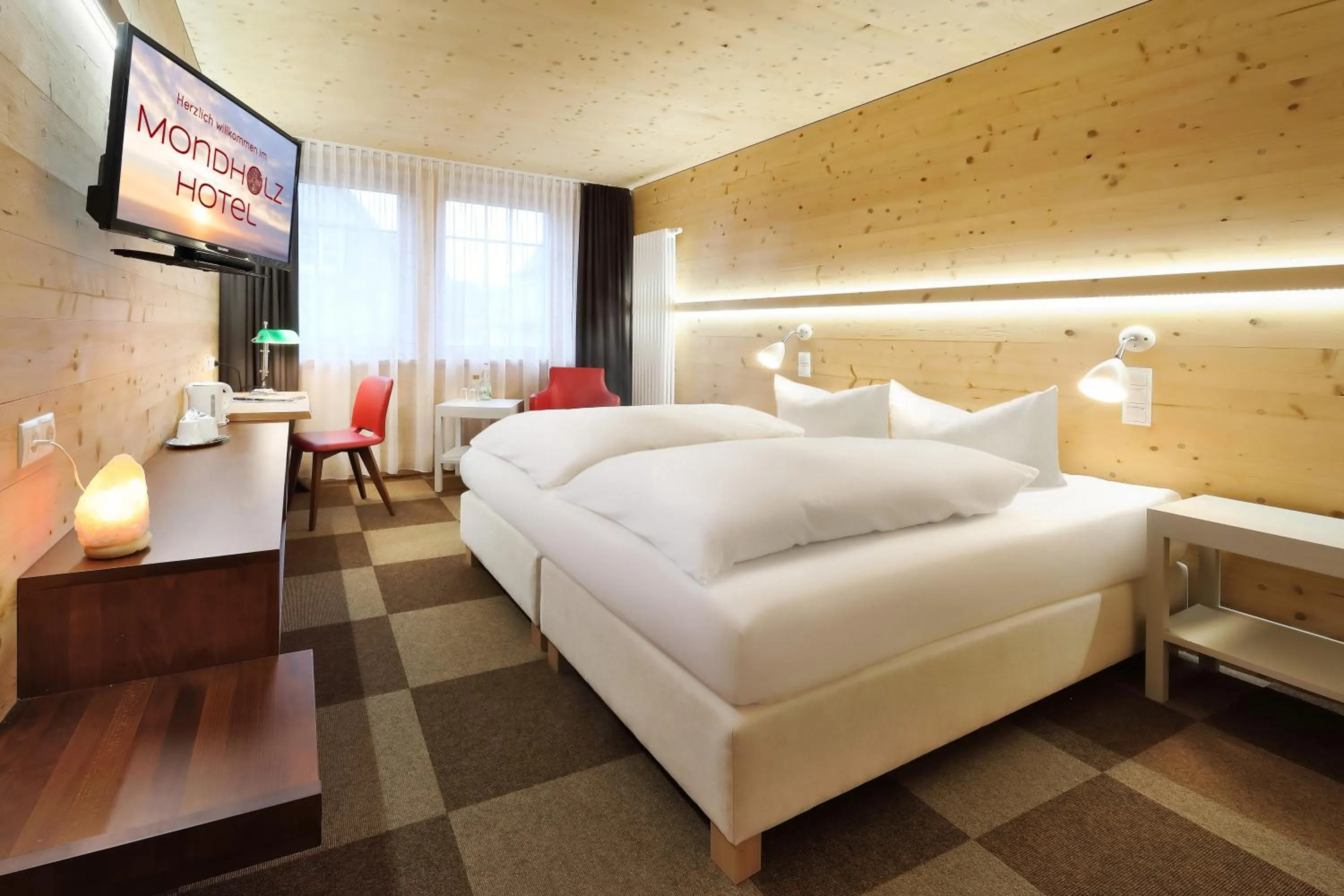 Bed in Hotel Müller Café & Wein - Mondholzhotel