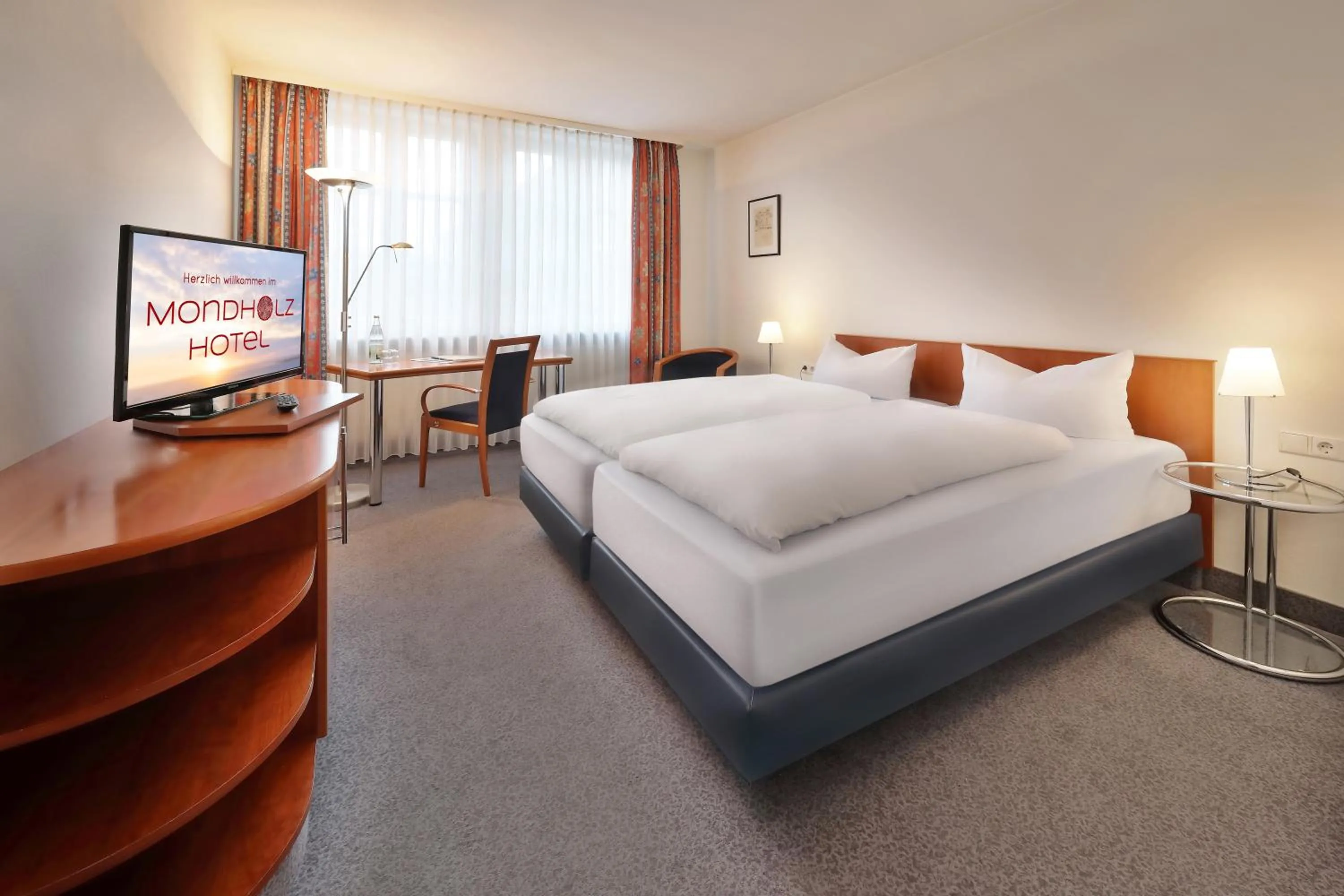 Photo of the whole room, Bed in Hotel Müller Café & Wein - Mondholzhotel