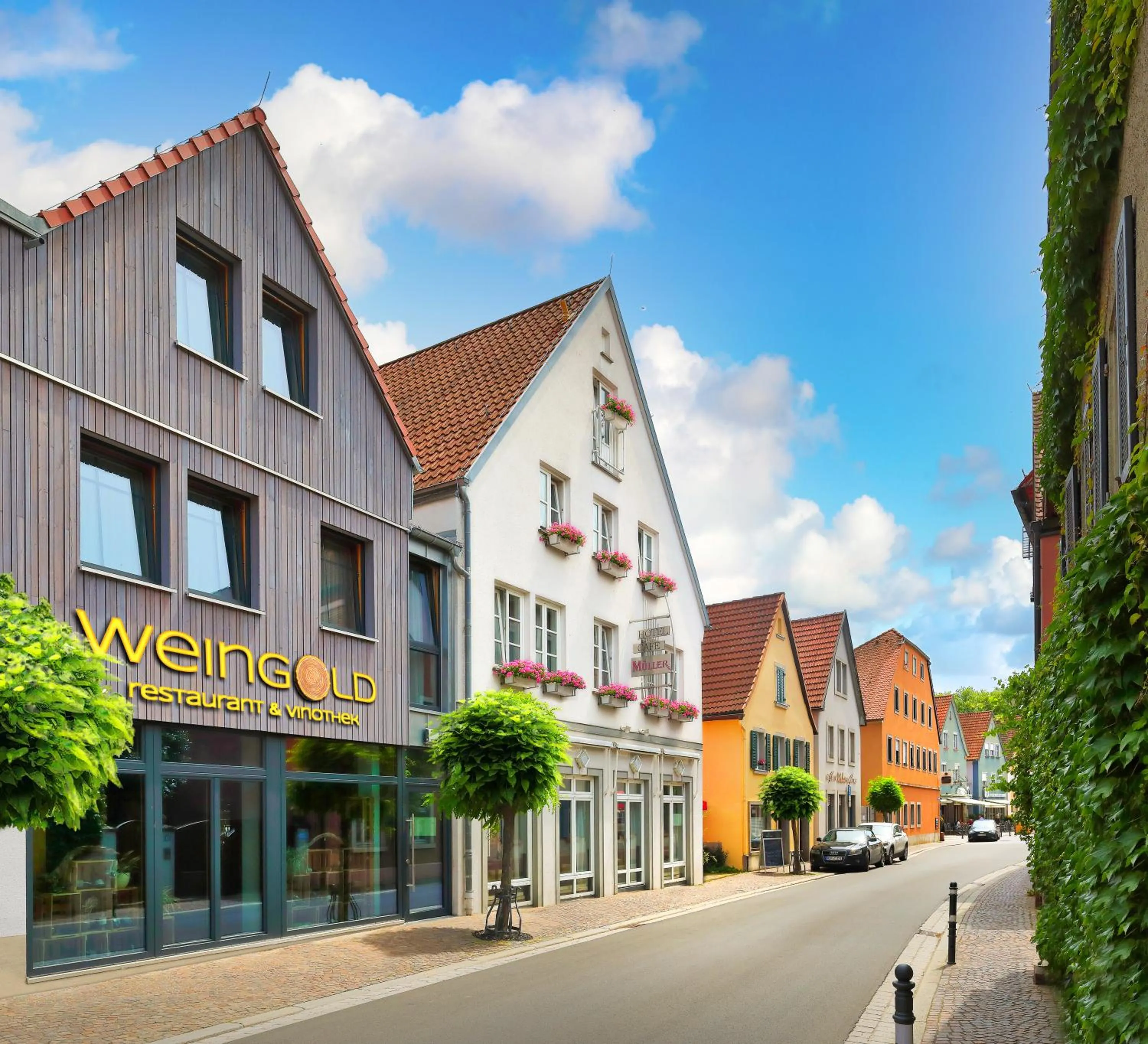 Property building in Hotel Müller Café & Wein - Mondholzhotel