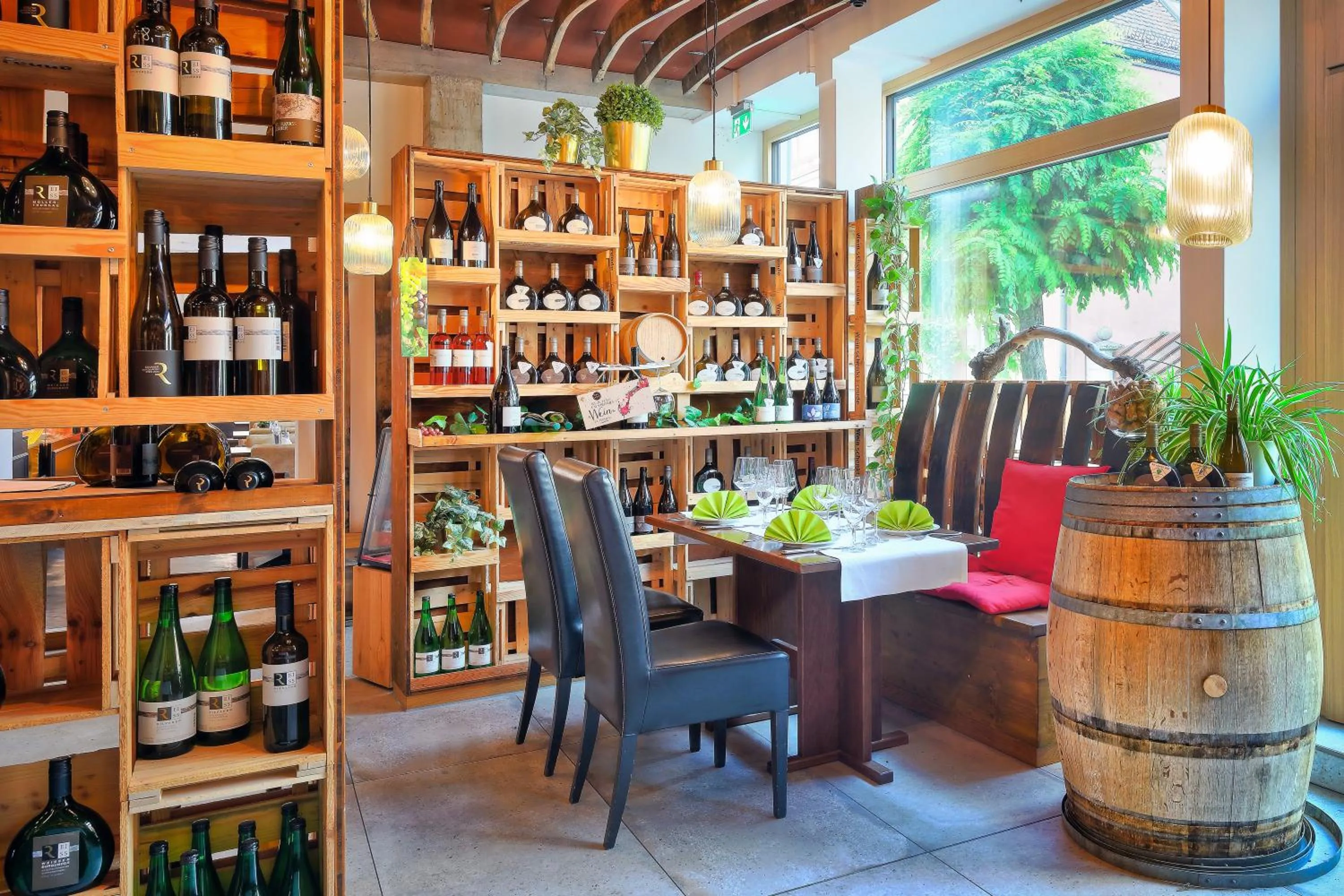 Restaurant/places to eat in Hotel Müller Café & Wein - Mondholzhotel