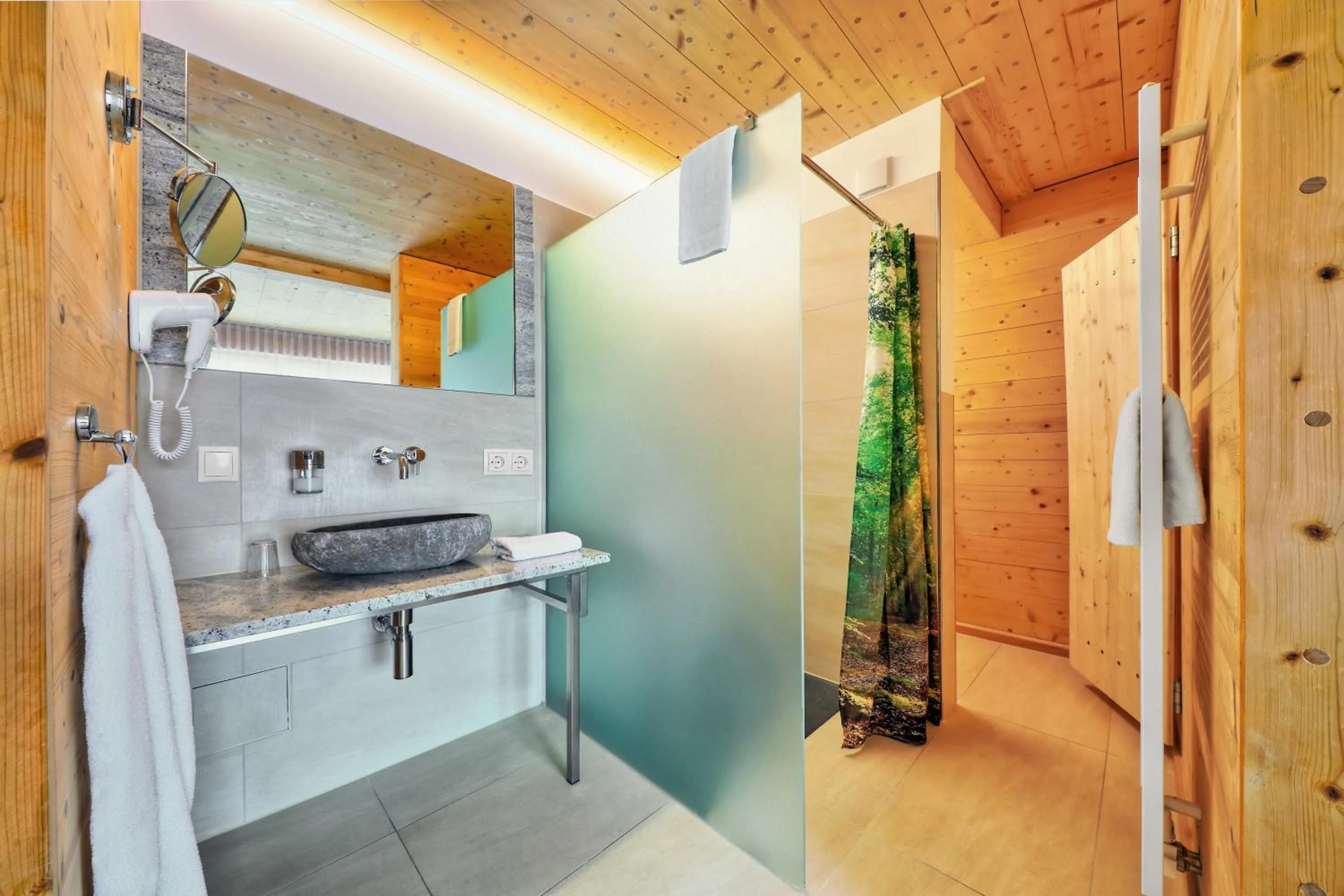 Bathroom in Hotel Müller Café & Wein - Mondholzhotel