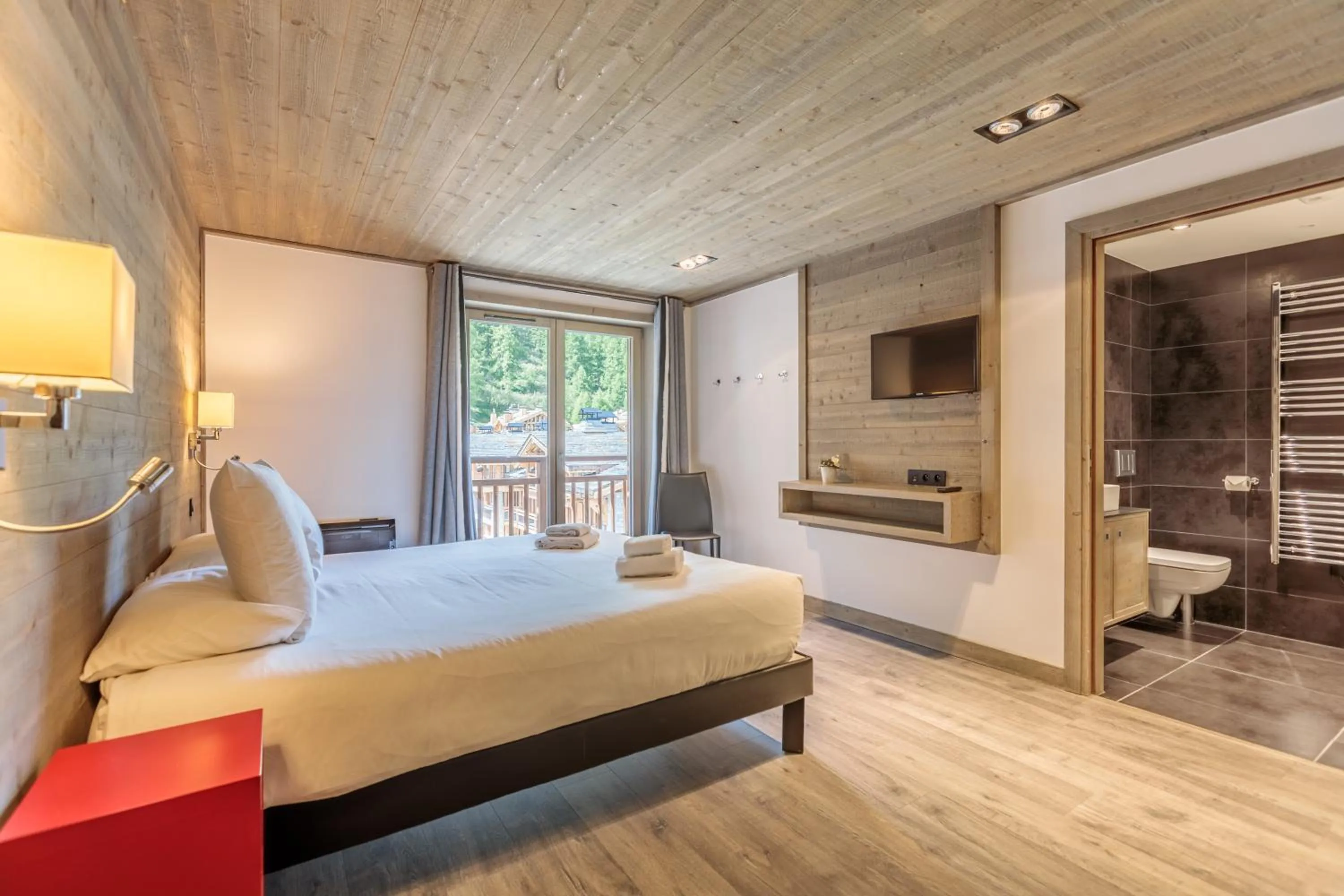 Bed in Victoria Lodge, Friendly Hotel