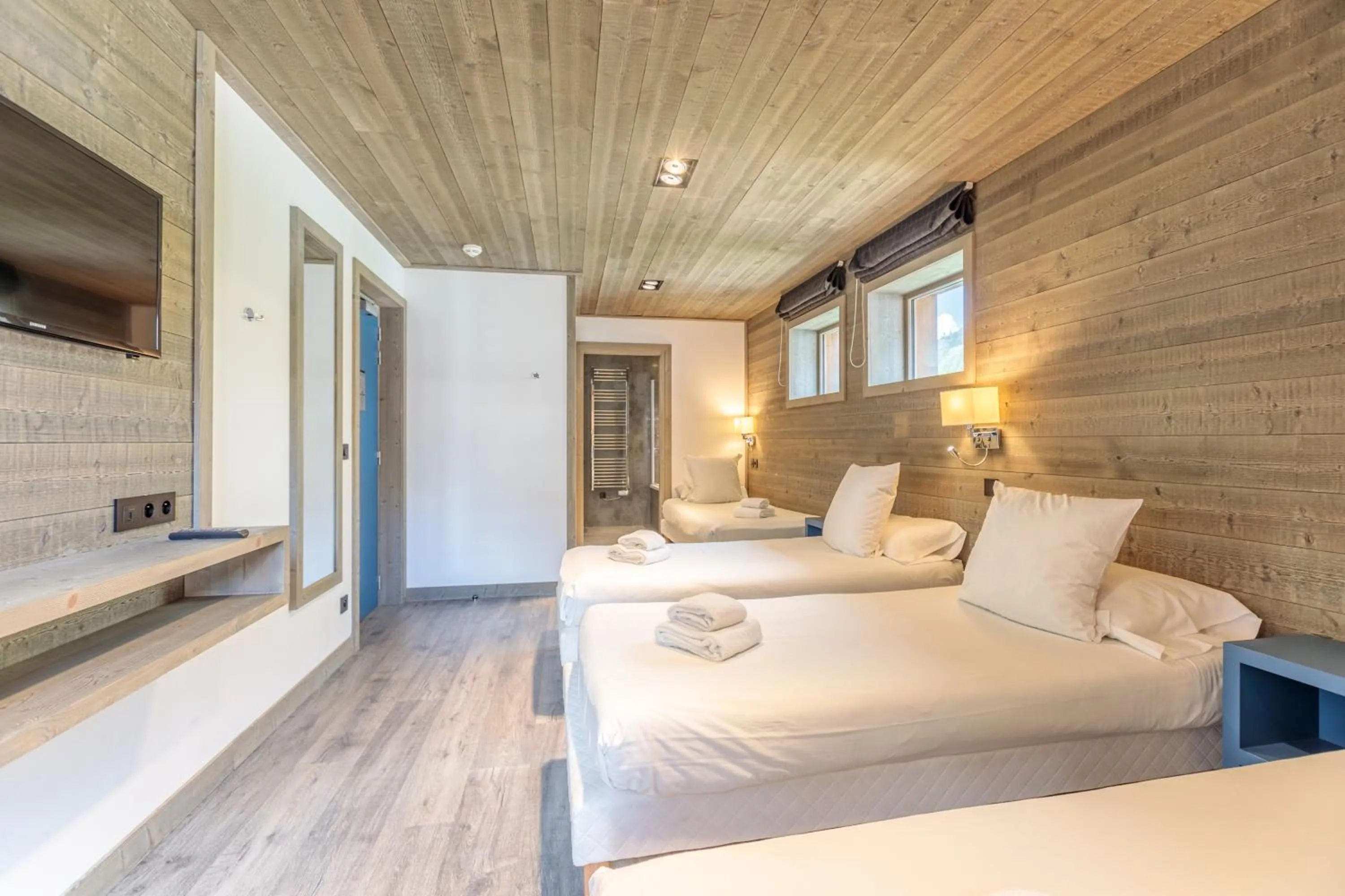 Bed in Victoria Lodge, Friendly Hotel