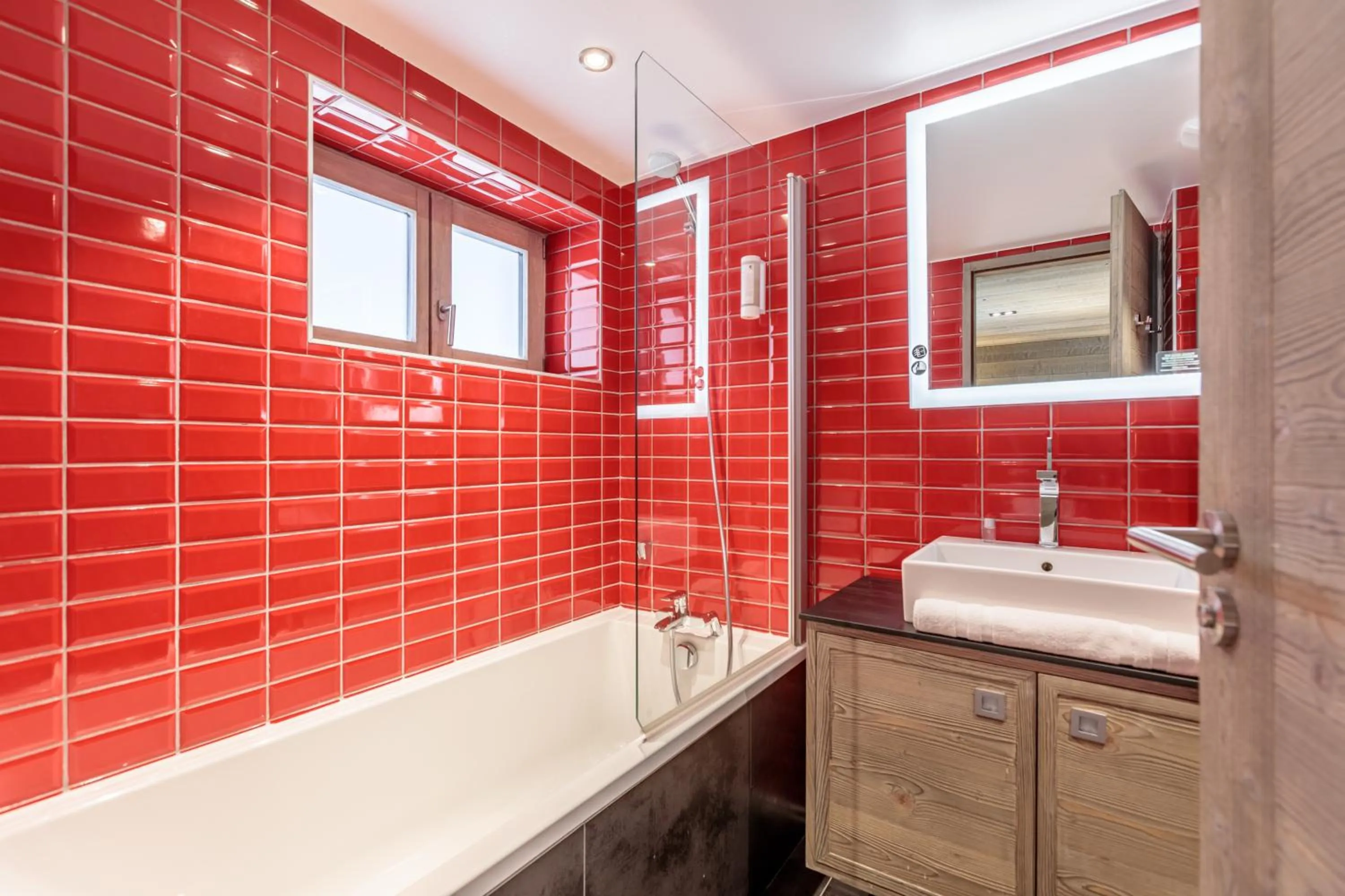 Bathroom in Victoria Lodge, Friendly Hotel