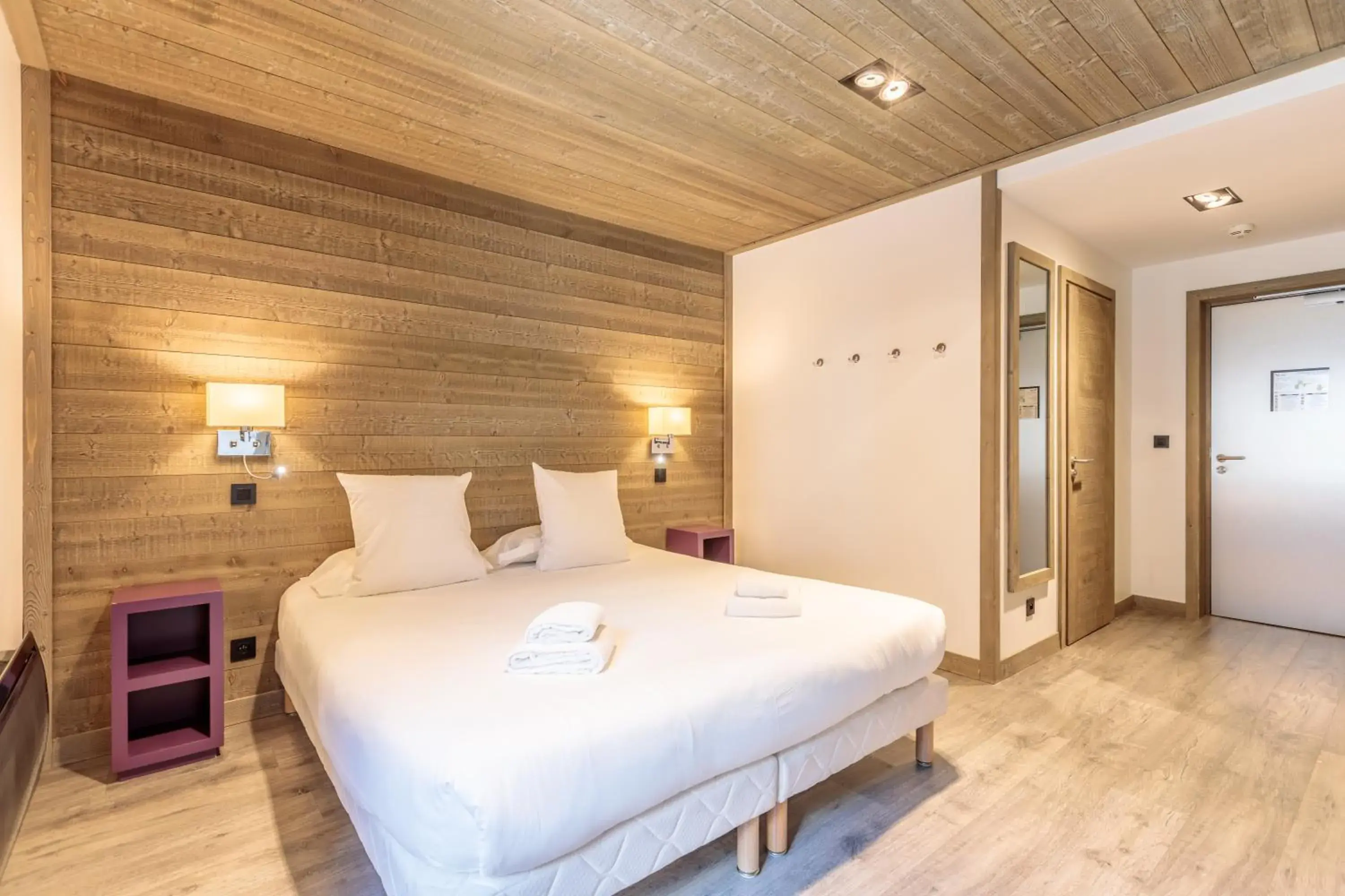 Superior Double or Twin Room in Victoria Lodge, Friendly Hotel Superior Double or Twin Room in Victoria Lodge, Friendly Hotel