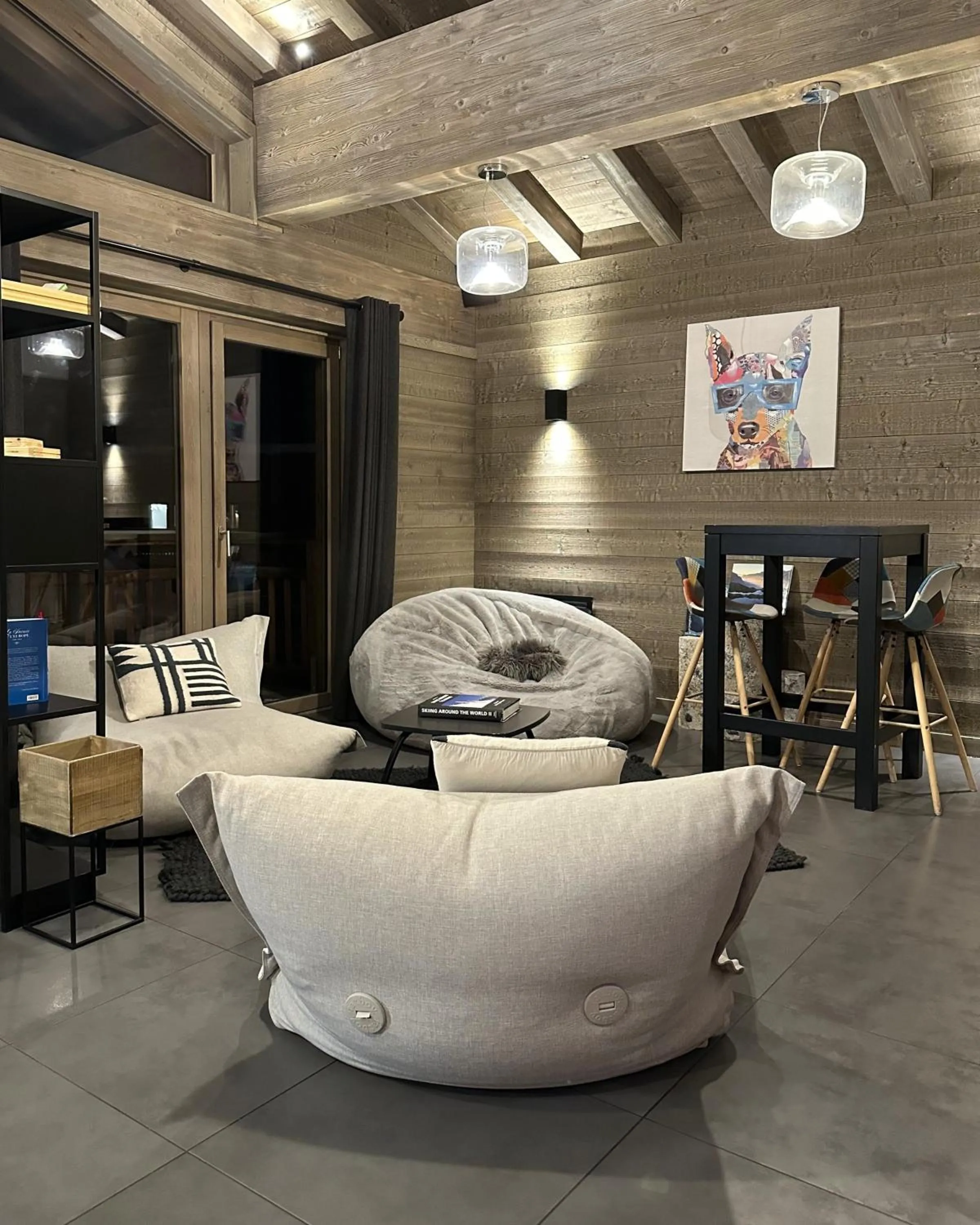 Living room in Victoria Lodge, Friendly Hotel