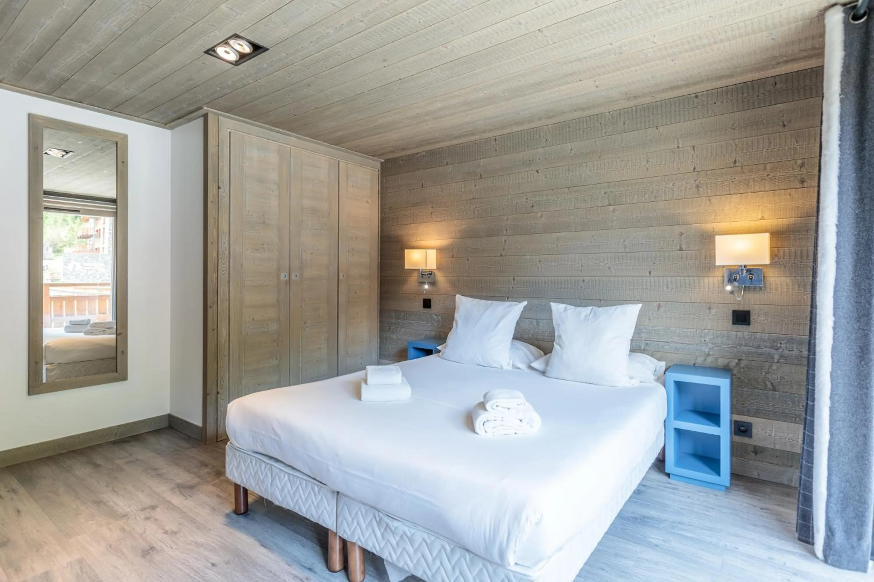 Bed in Victoria Lodge, Friendly Hotel