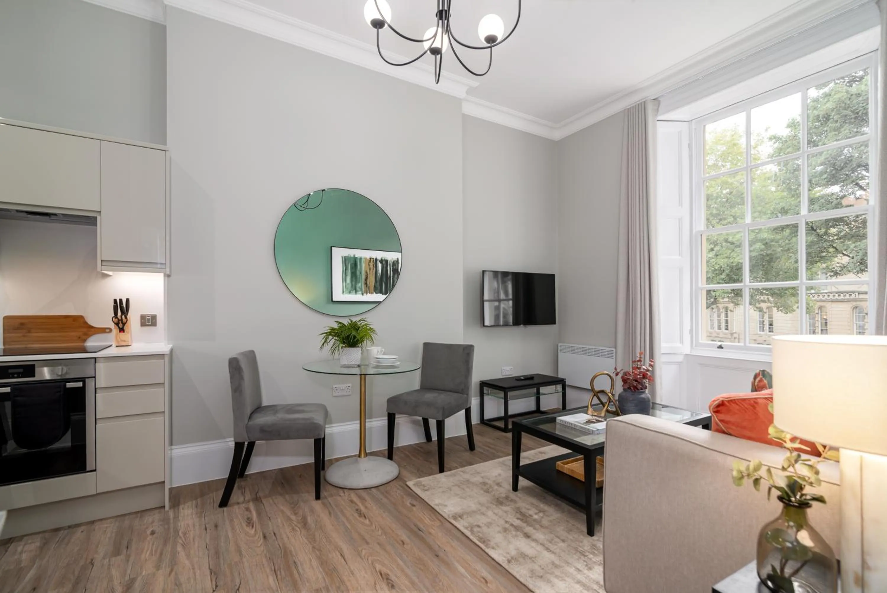 TV and multimedia in Redmayne House - Urban Apartments