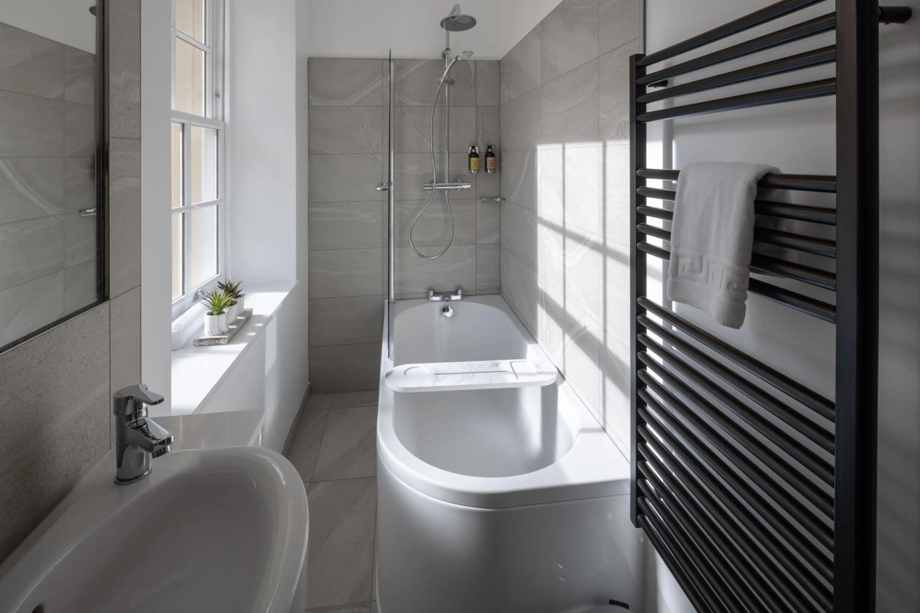 Shower in Redmayne House - Urban Apartments