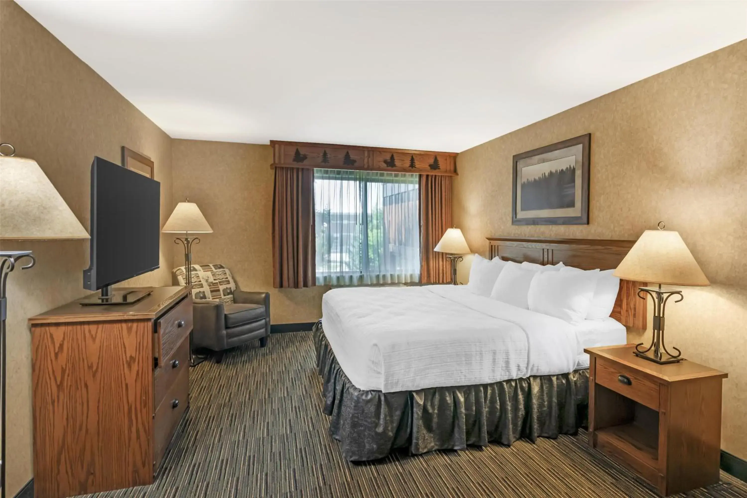 King Room with Spa Bath - Non-Smoking in Best Western Plus Kelly Inn and Suites King Room with Spa Bath - Non-Smoking in Best Western Plus Kelly Inn and Suites