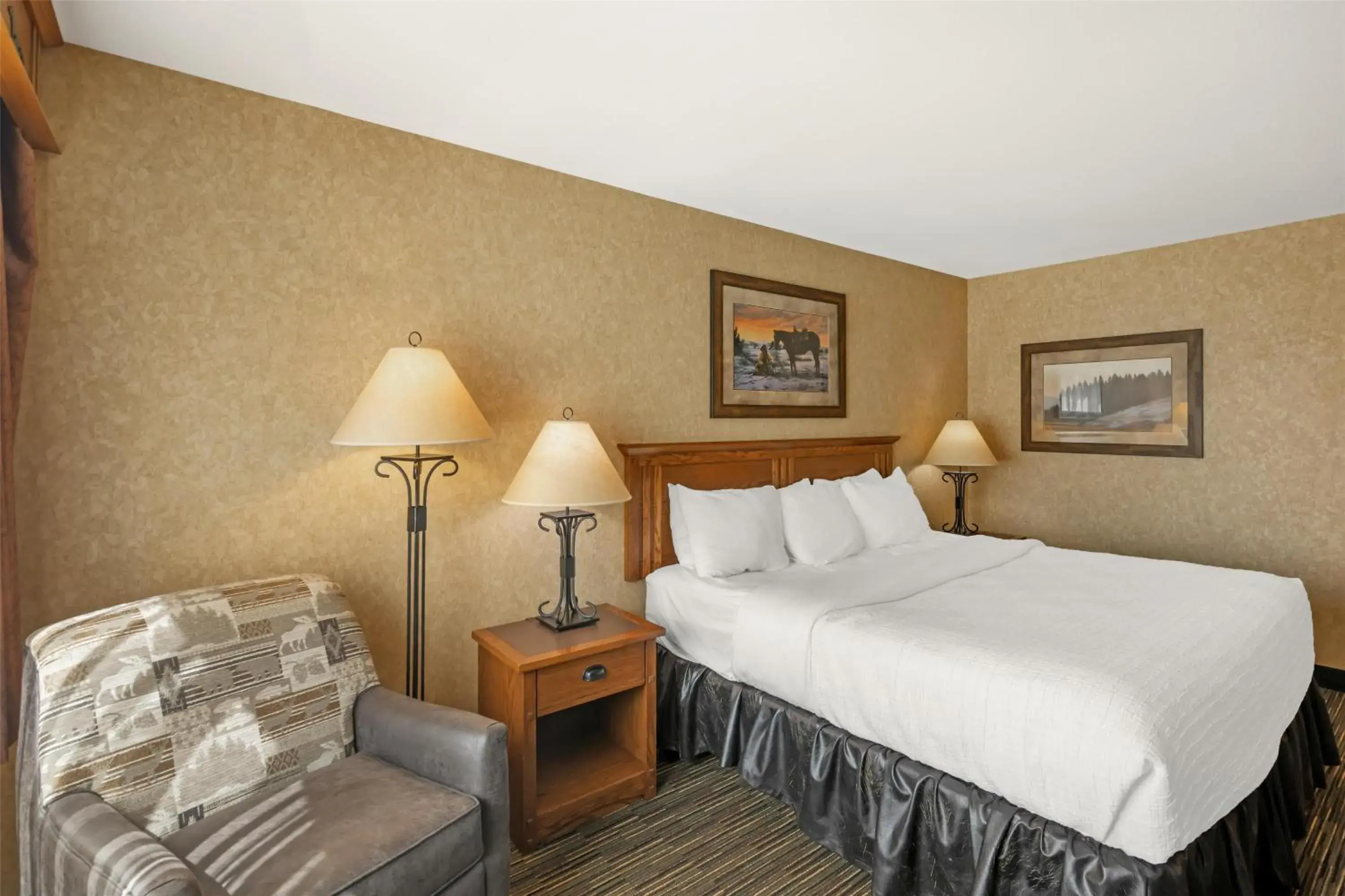 Bedroom, Bed in Best Western Plus Kelly Inn and Suites Bedroom, Bed in Best Western Plus Kelly Inn and Suites