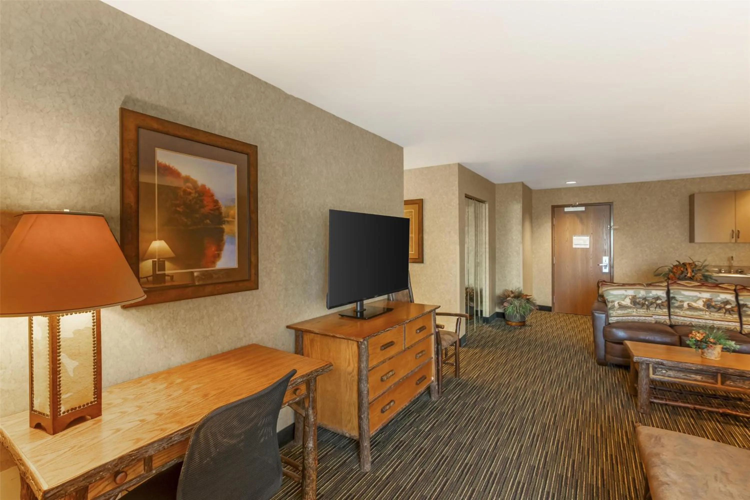 Bedroom in Best Western Plus Kelly Inn and Suites