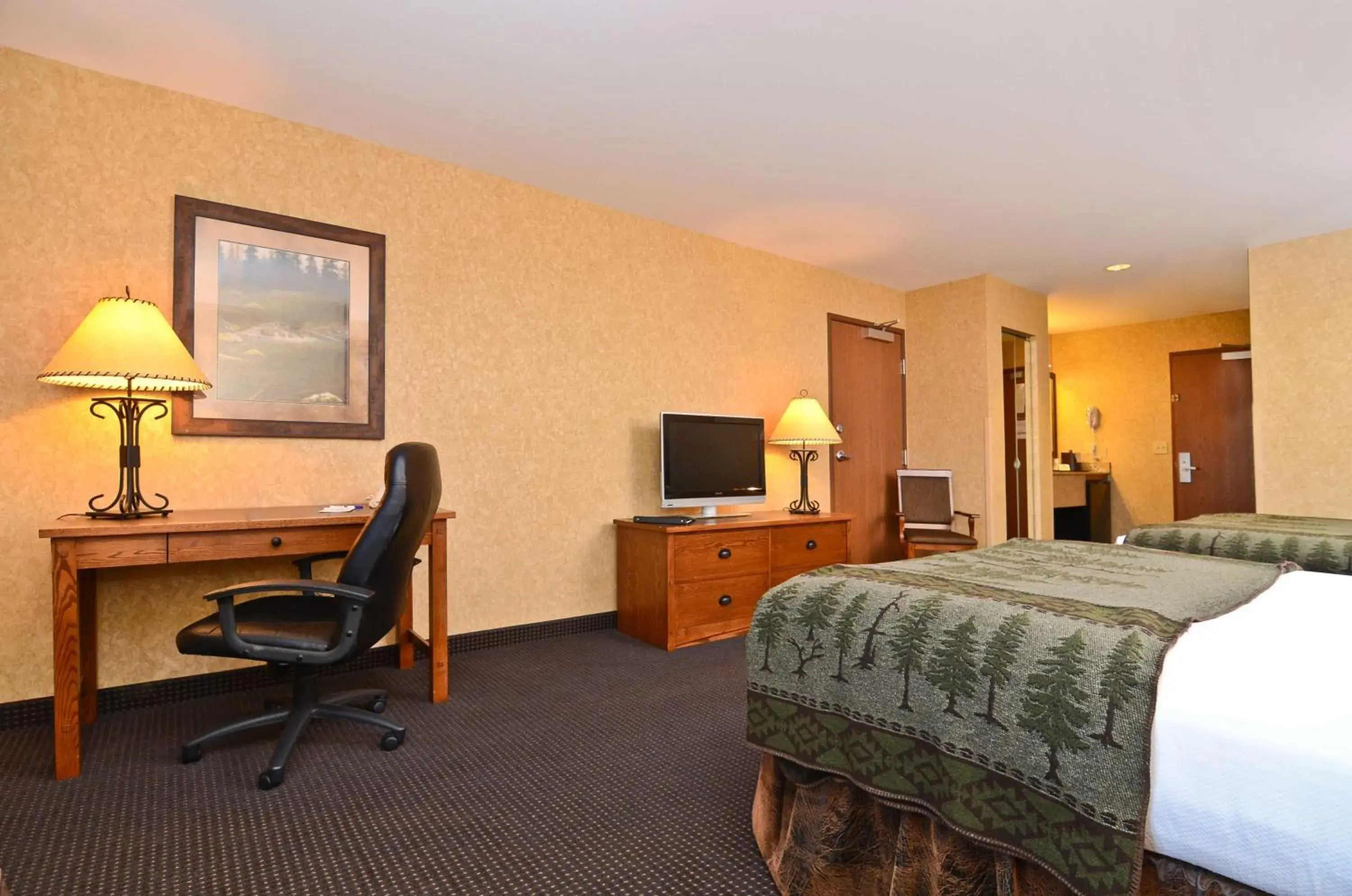 Photo of the whole room, Bed in Best Western Plus Kelly Inn and Suites Photo of the whole room, Bed in Best Western Plus Kelly Inn and Suites