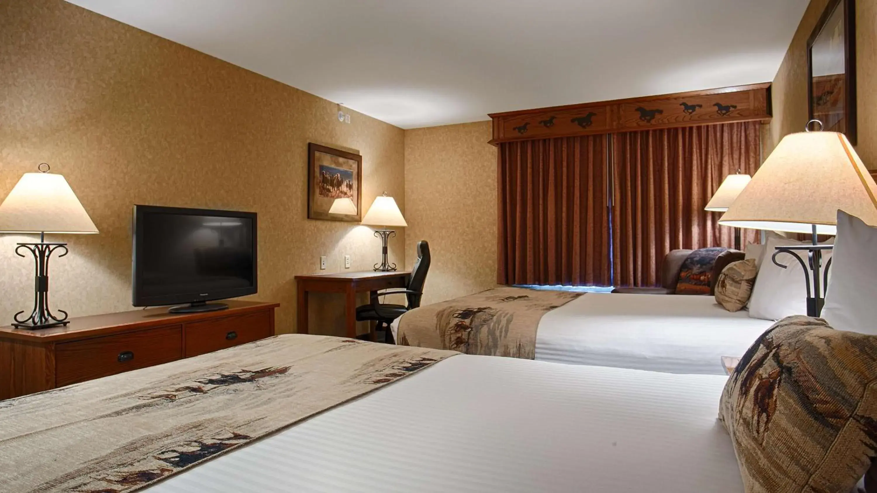 Photo of the whole room, Bed in Best Western Plus Kelly Inn and Suites Photo of the whole room, Bed in Best Western Plus Kelly Inn and Suites