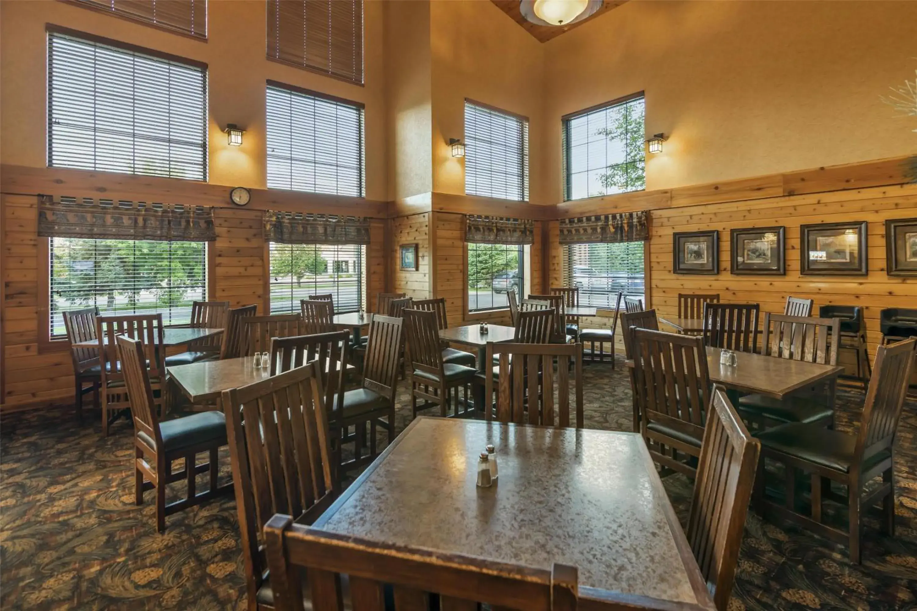 Breakfast in Best Western Plus Kelly Inn and Suites Breakfast in Best Western Plus Kelly Inn and Suites