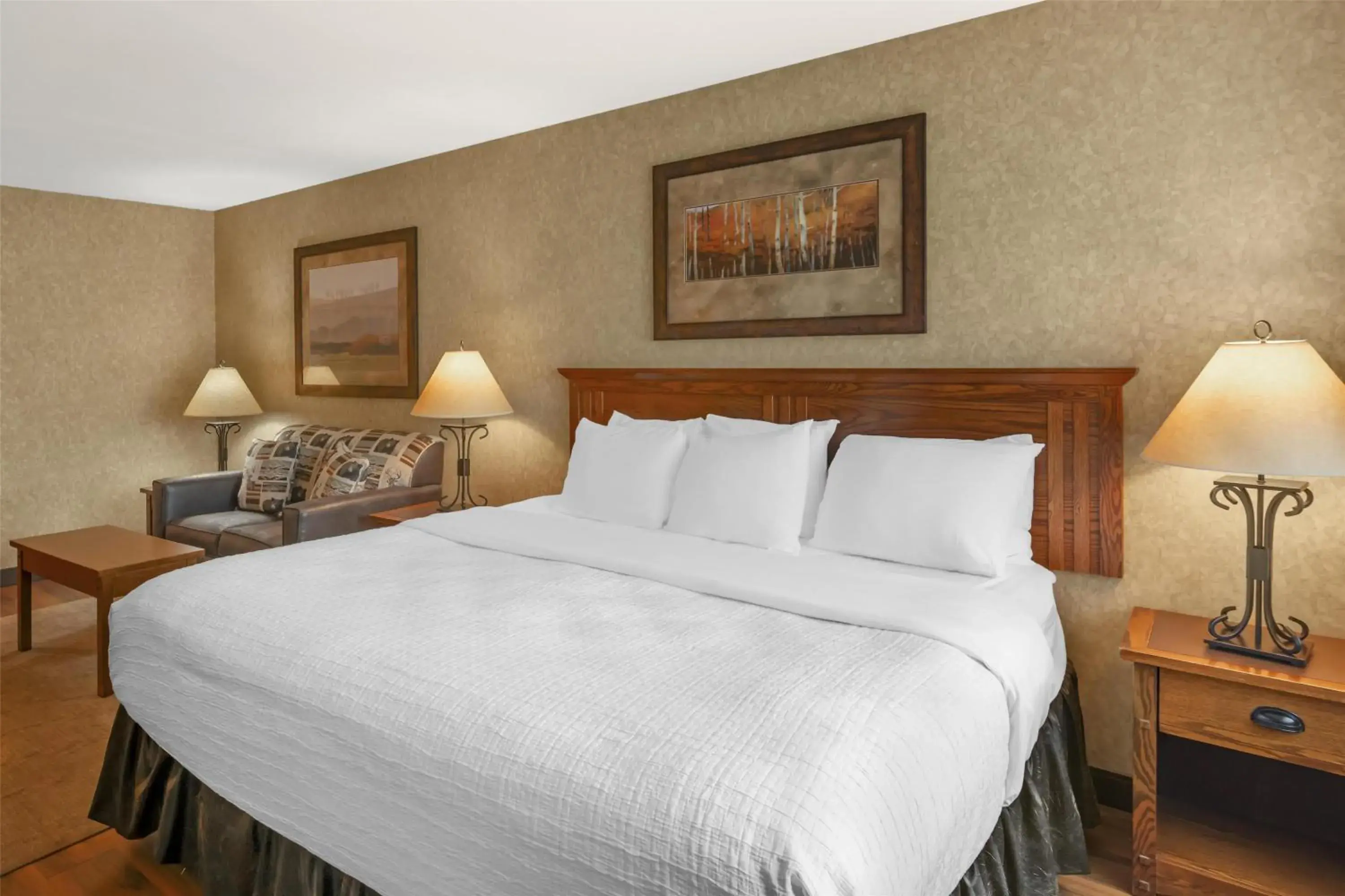 Executive King Room - Non-Smoking in Best Western Plus Kelly Inn and Suites Executive King Room - Non-Smoking in Best Western Plus Kelly Inn and Suites