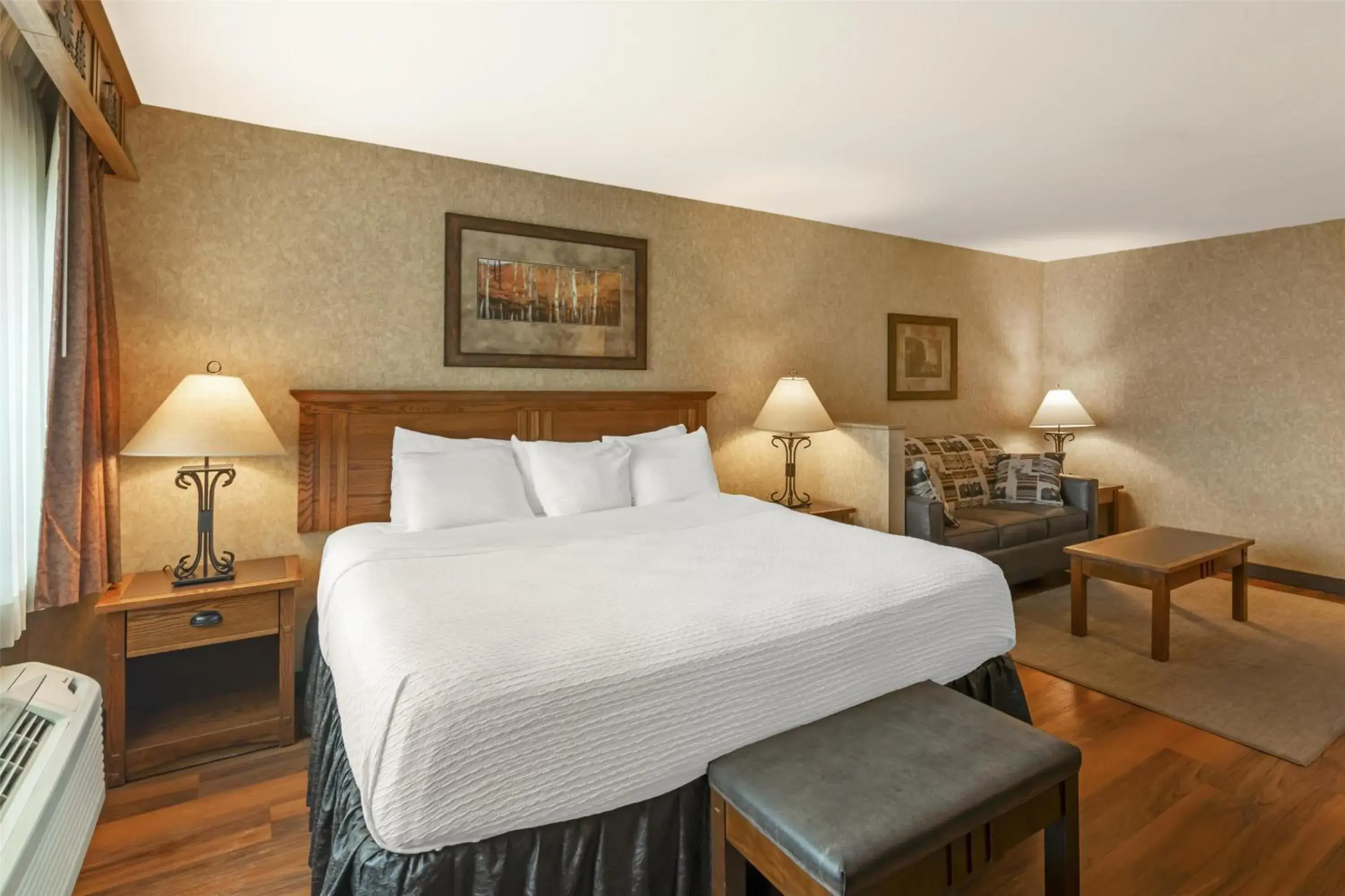 Bedroom, Bed in Best Western Plus Kelly Inn and Suites Bedroom, Bed in Best Western Plus Kelly Inn and Suites