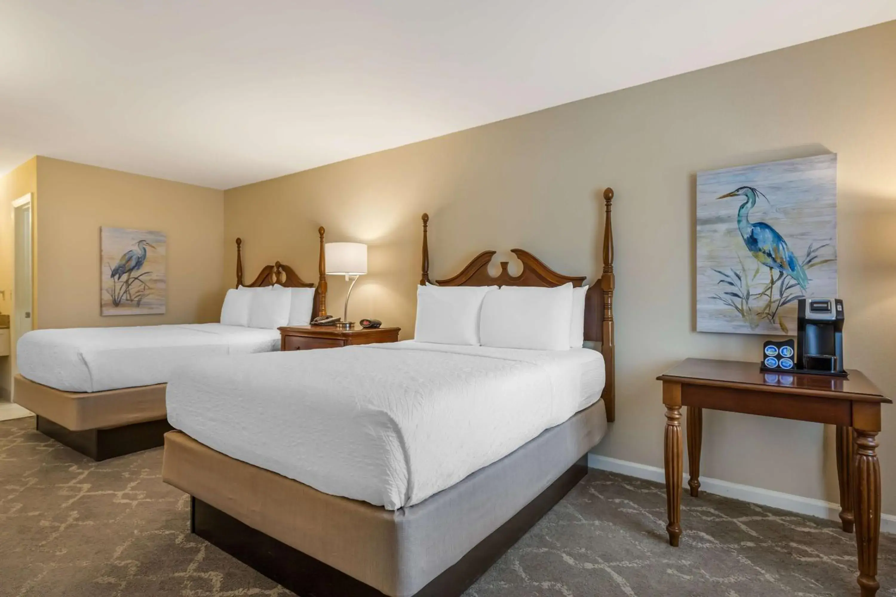 Coffee/tea facilities, Bed in Best Western PLUS Santee Inn Coffee/tea facilities, Bed in Best Western PLUS Santee Inn