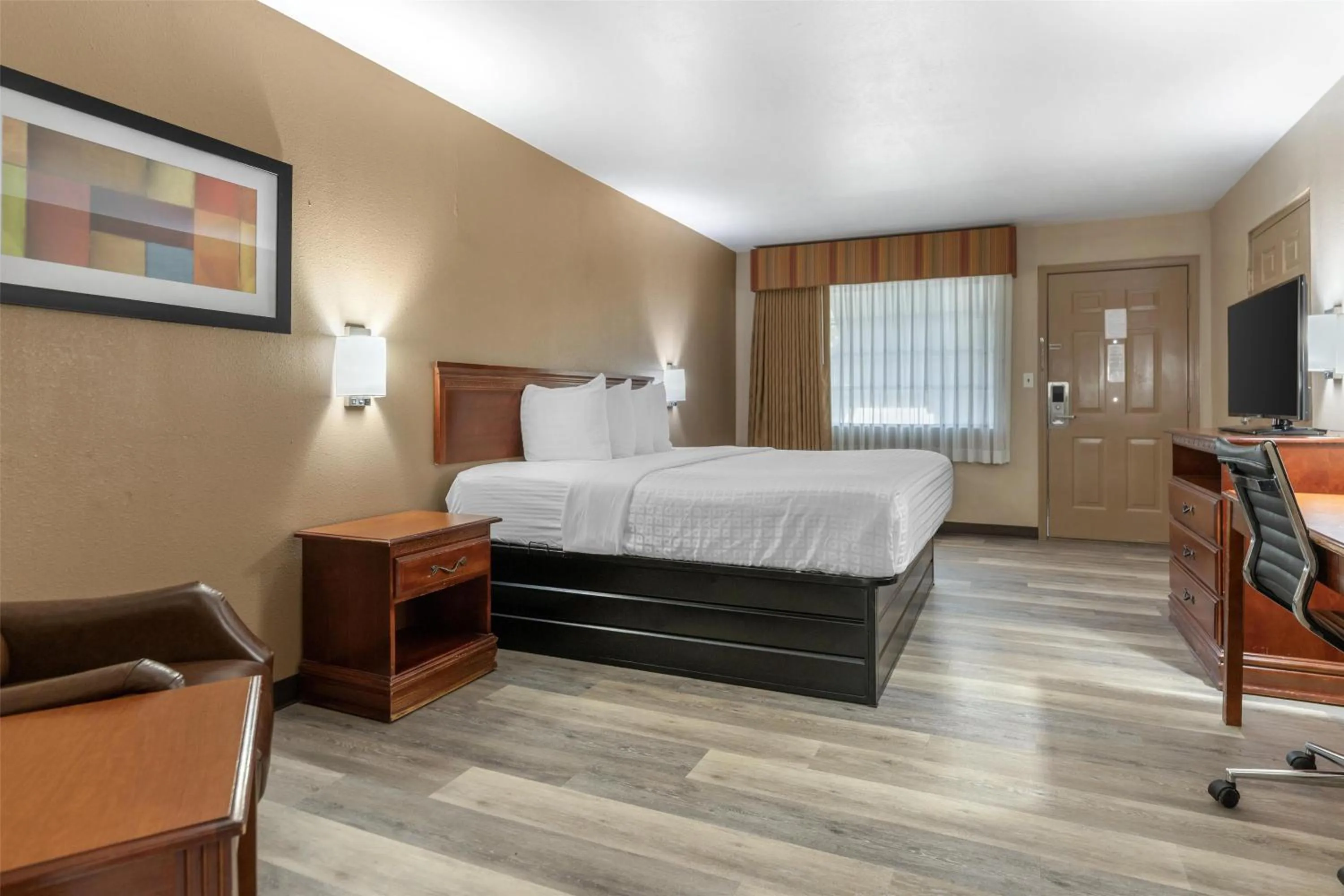Bedroom, Bed in SureStay Plus Hotel by Best Western Poteau