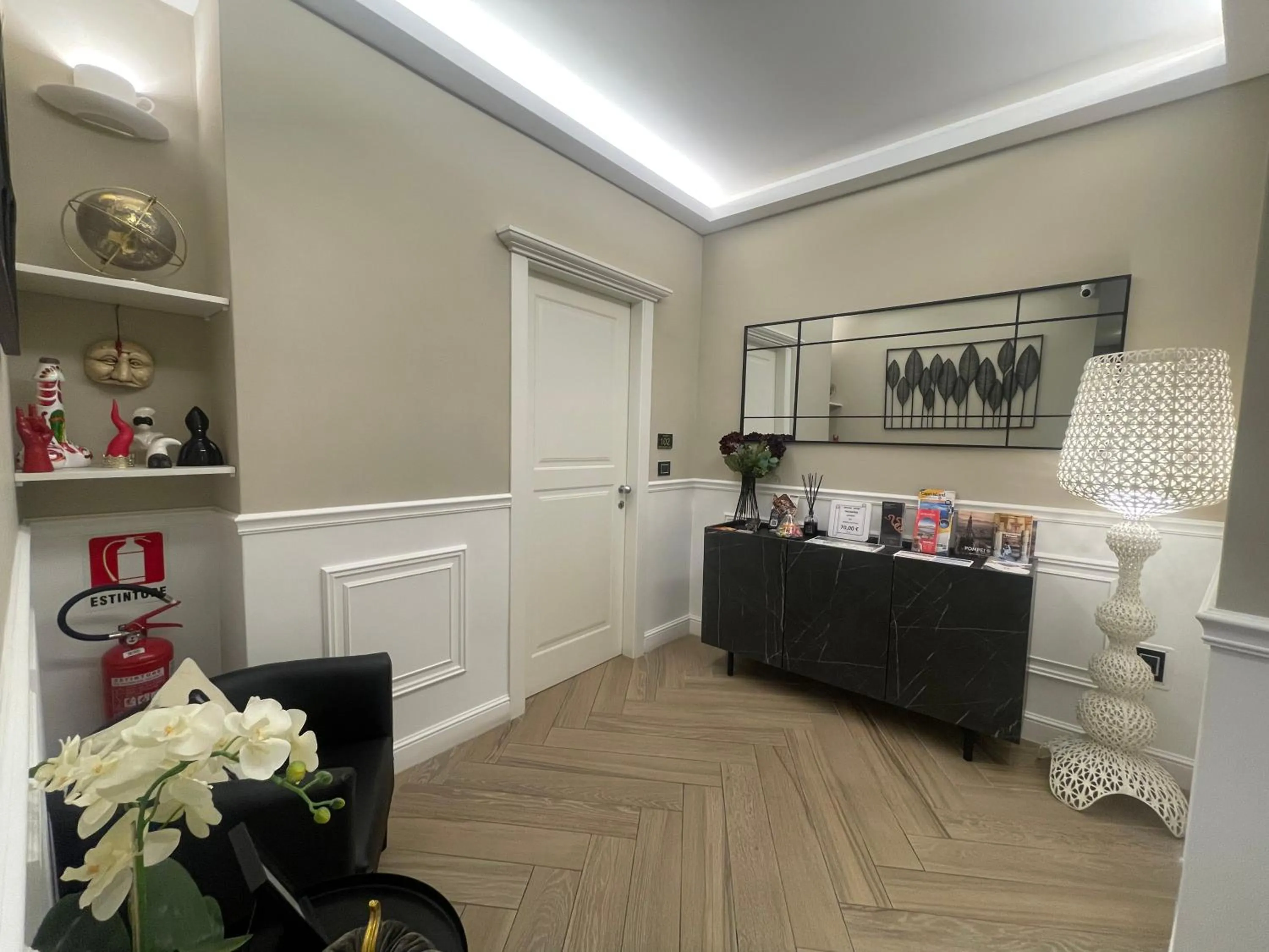 Property building in Pompeii Central Home